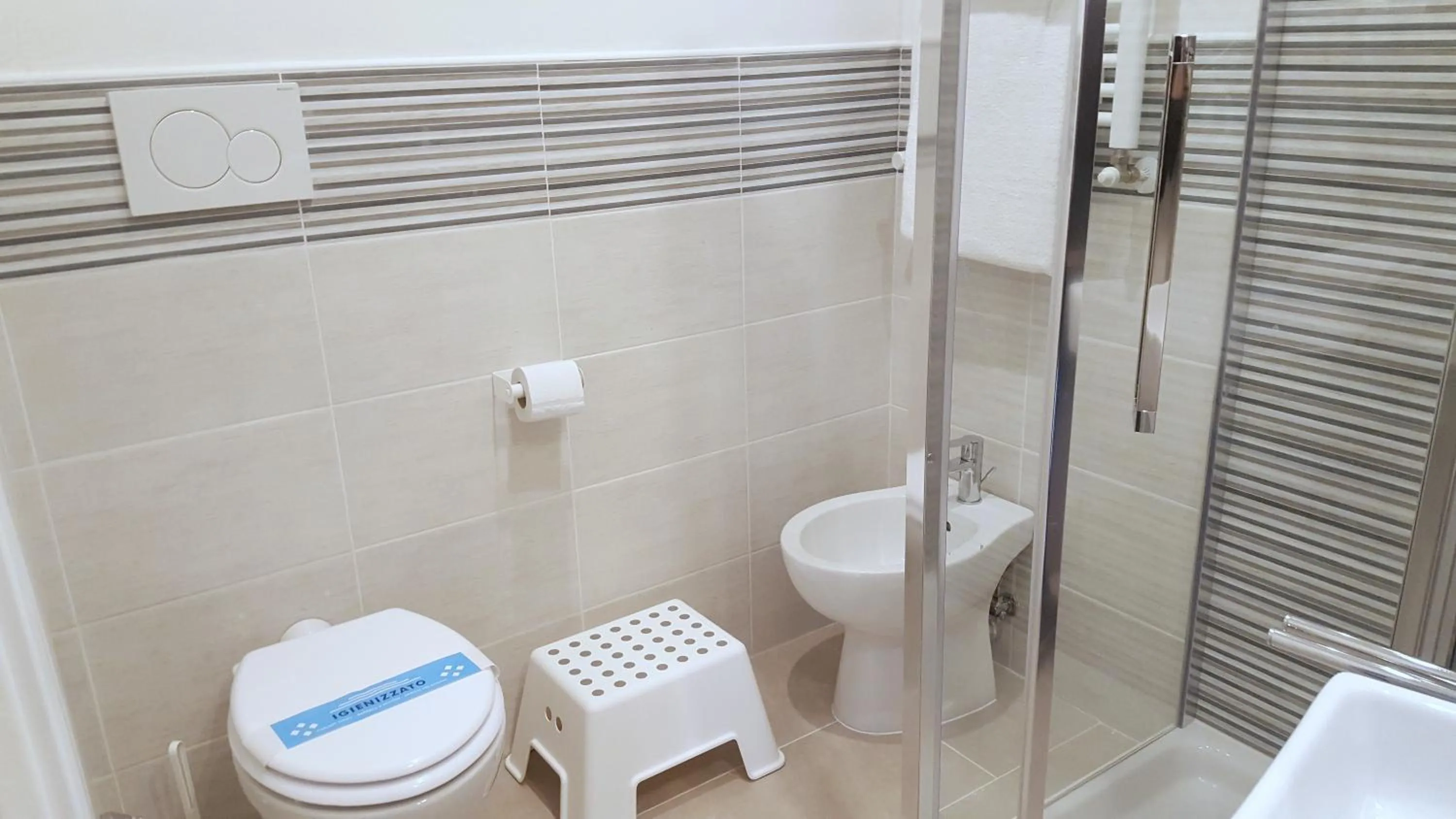 Bathroom in Hotel Luxor Florence