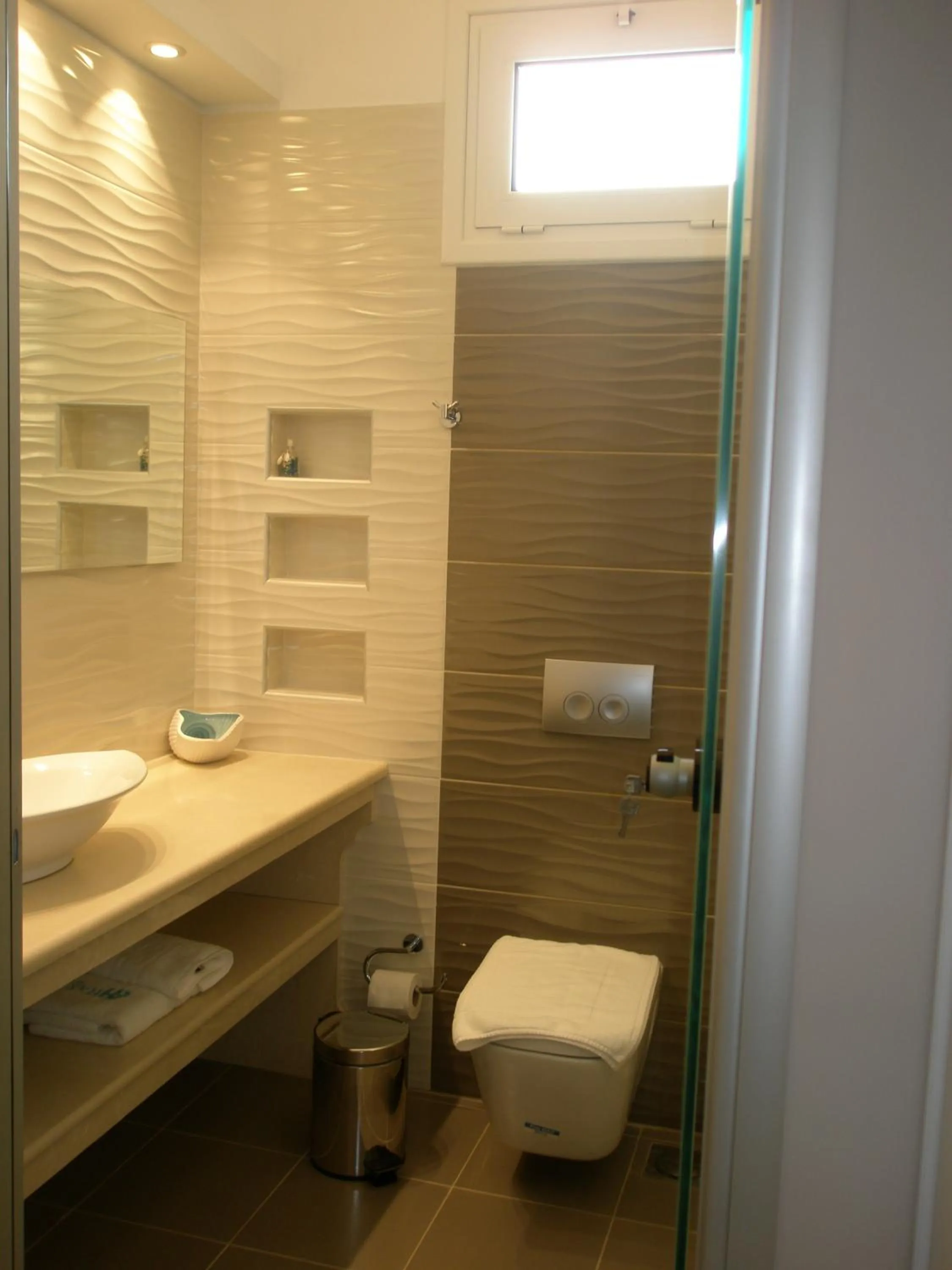 Bathroom in WhiteSands Beach Resort