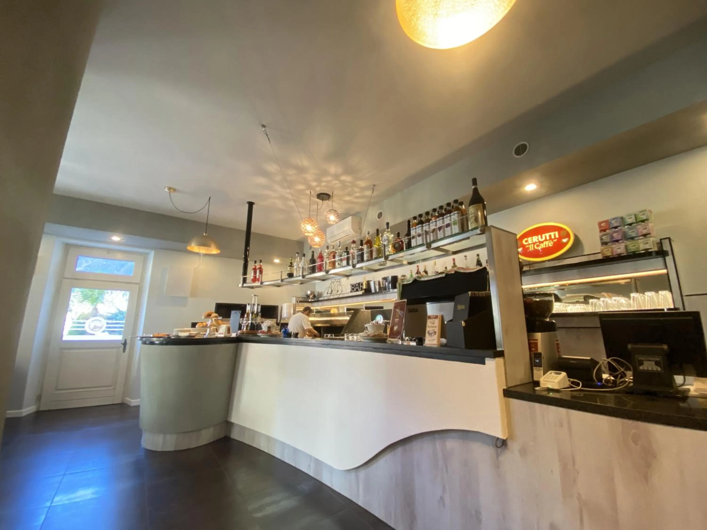 People in Albergo Stazione