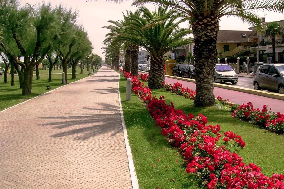 Location in B&B Villino Giovanna Wi-Fi AC Prima fila mare Pineta