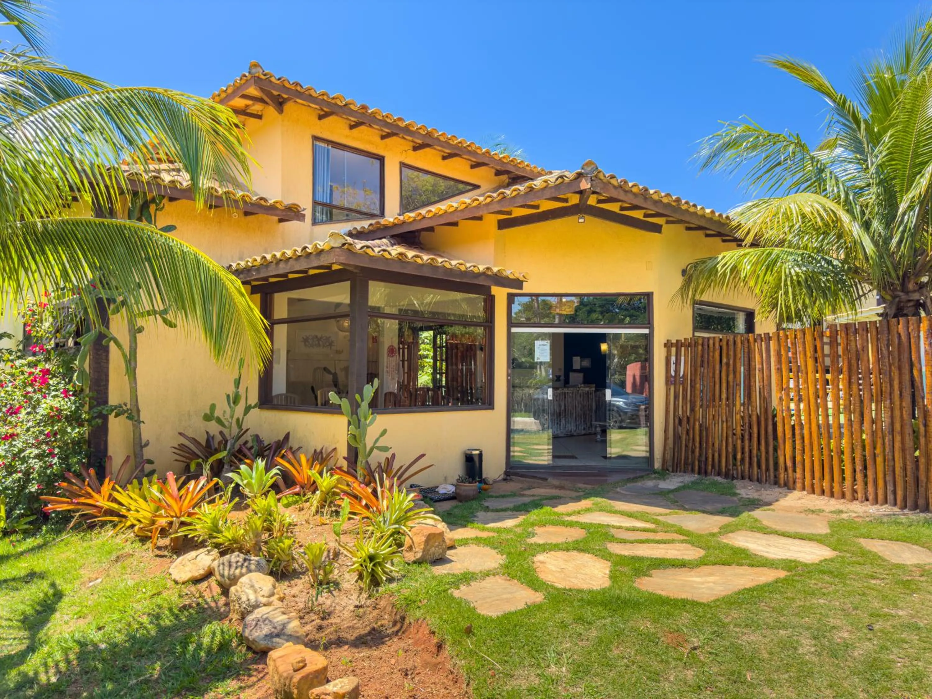 EstrelaMar Ferradura Restaurante & Spa