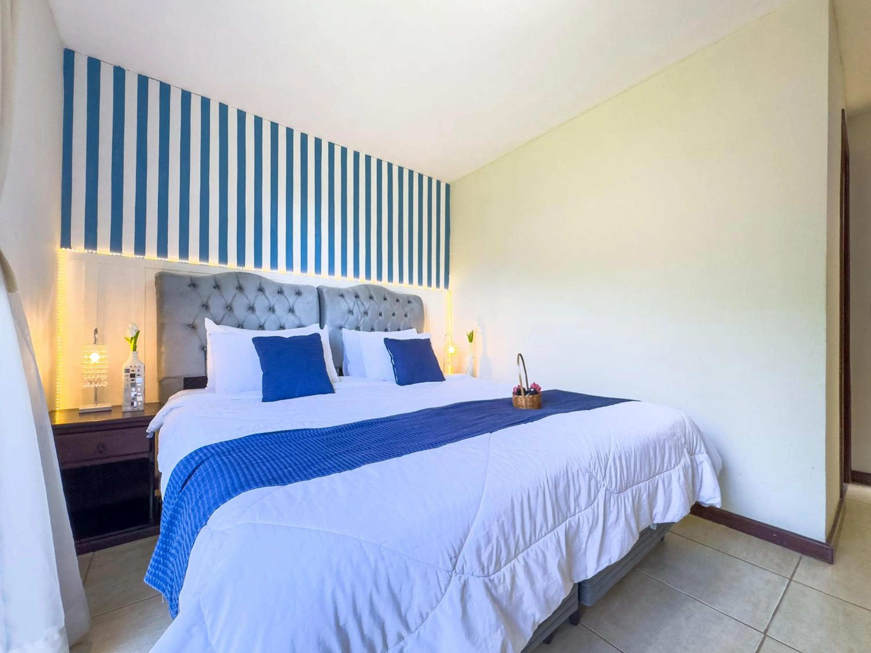 Bed in EstrelaMar Ferradura Restaurante & Spa