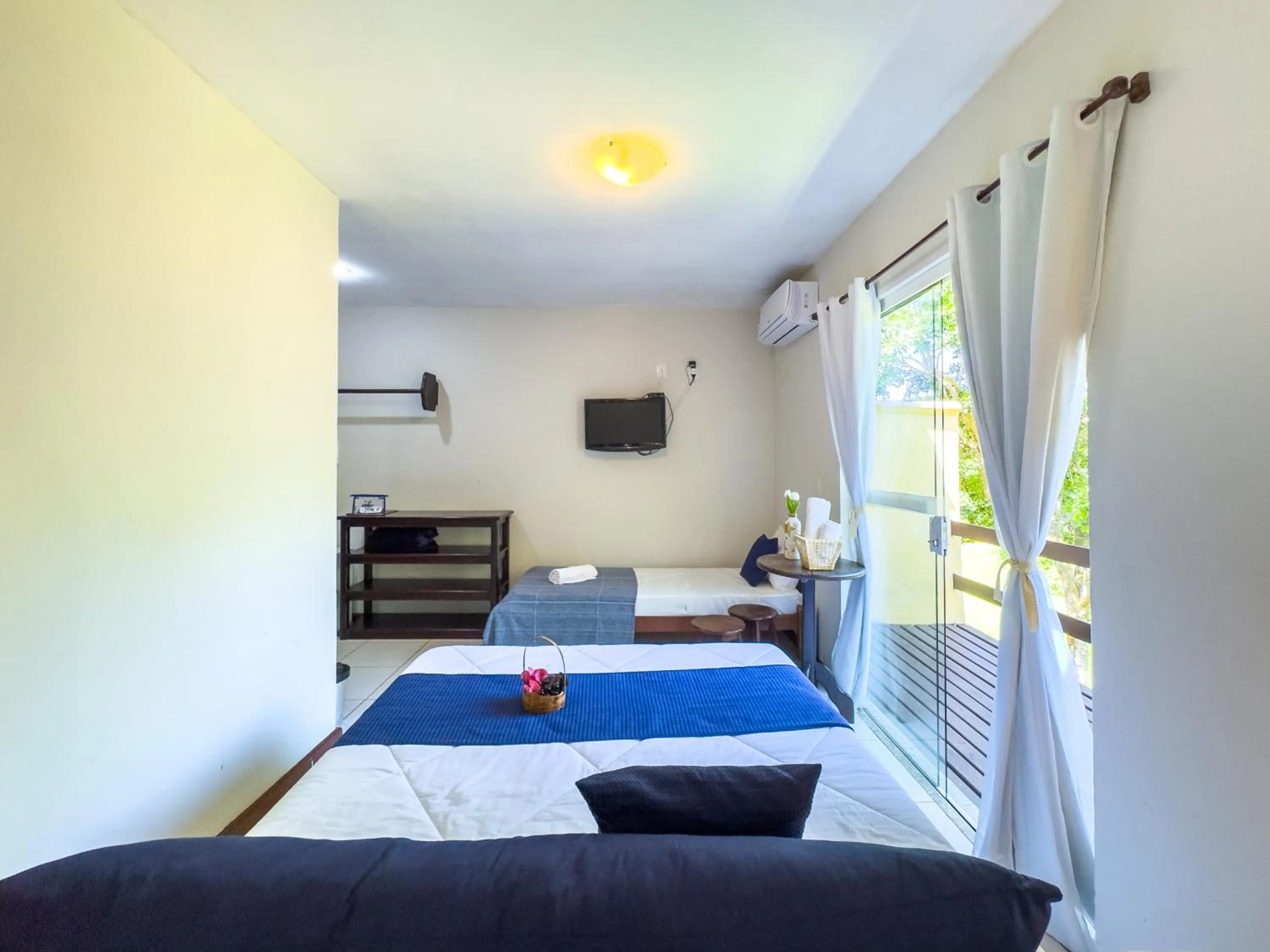 Bed in EstrelaMar Ferradura Restaurante & Spa