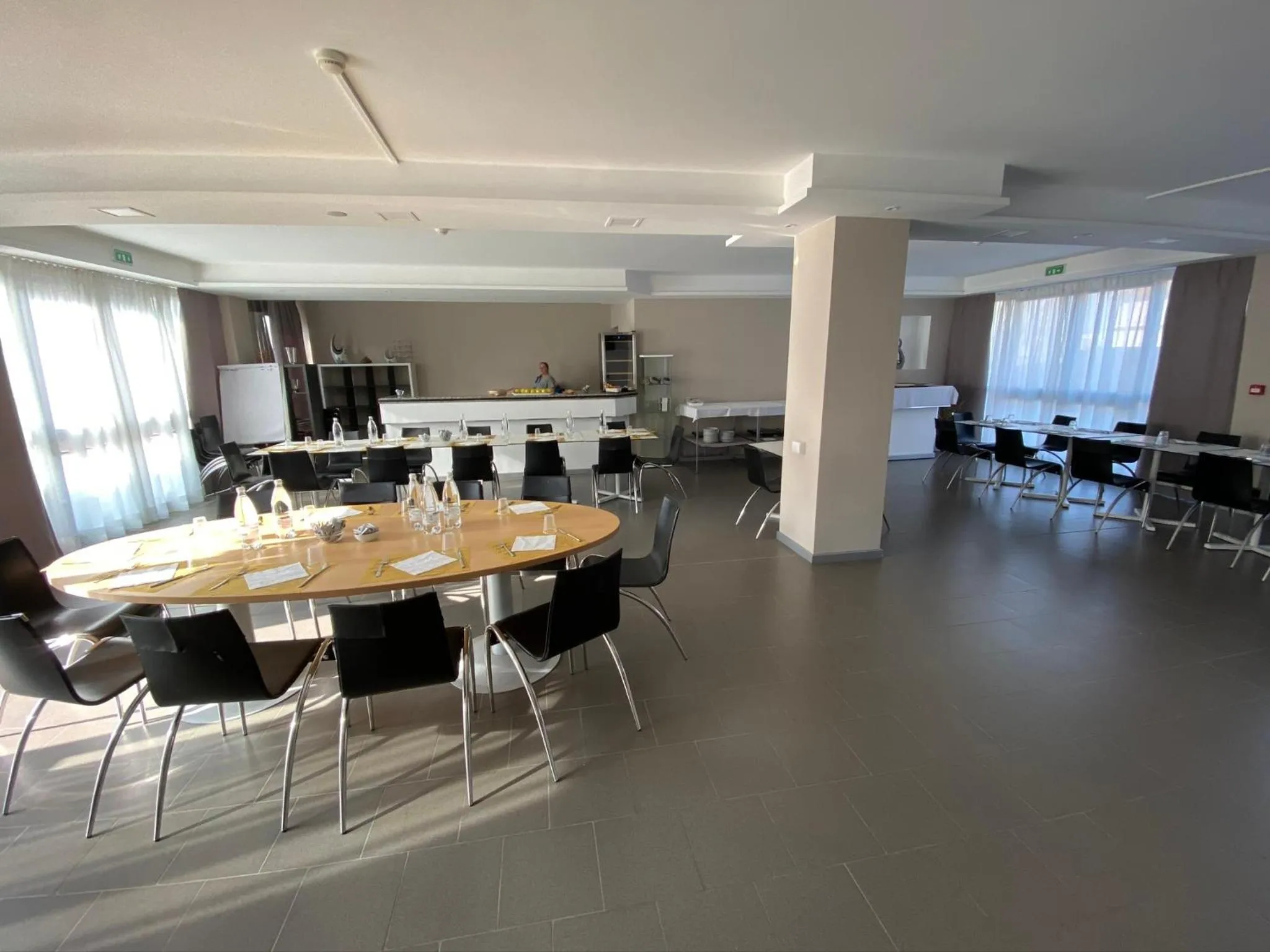 Restaurant/places to eat in Ilga Hotel