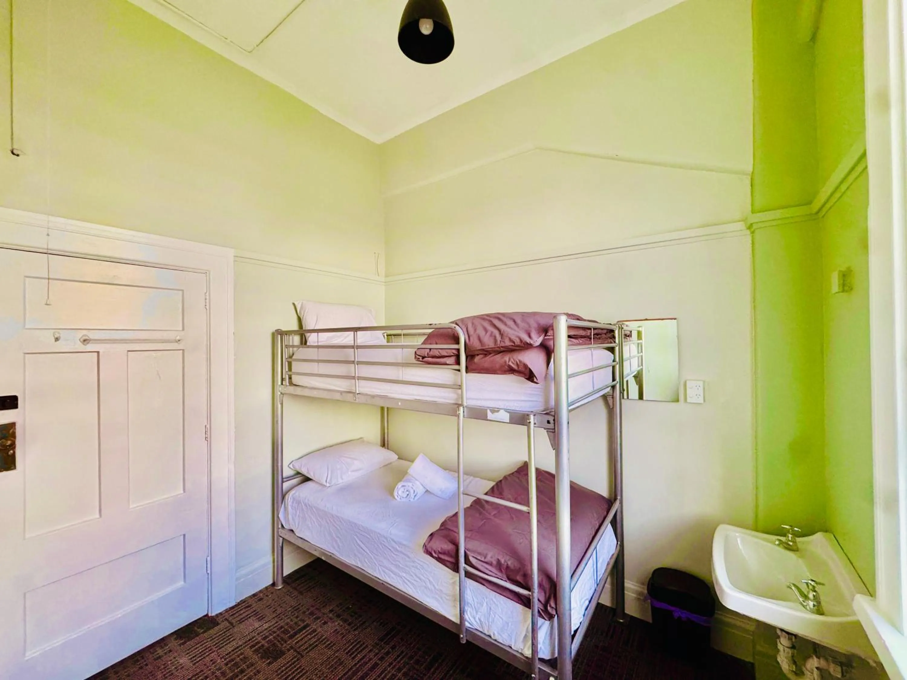 Bed in Crashpalace Napier