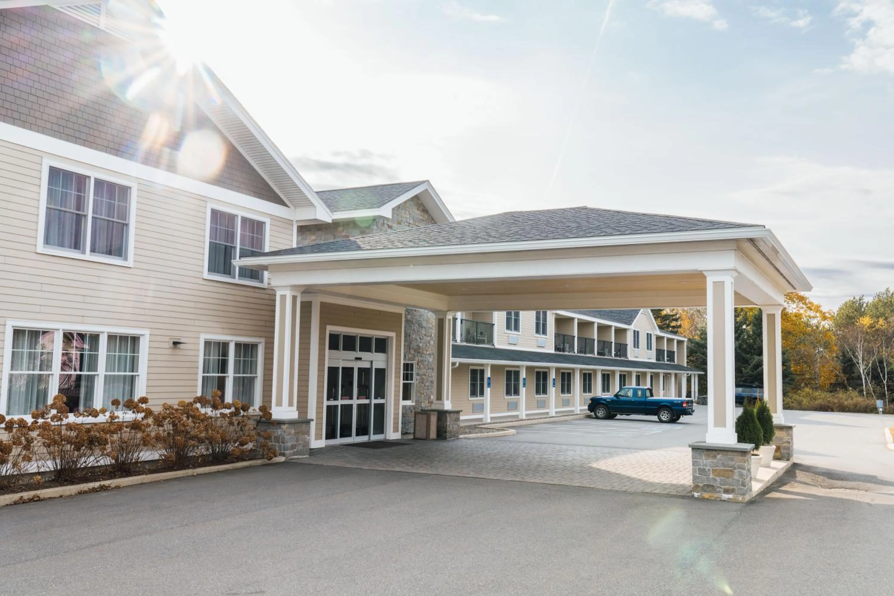 Property building in Belfast Harbor Inn