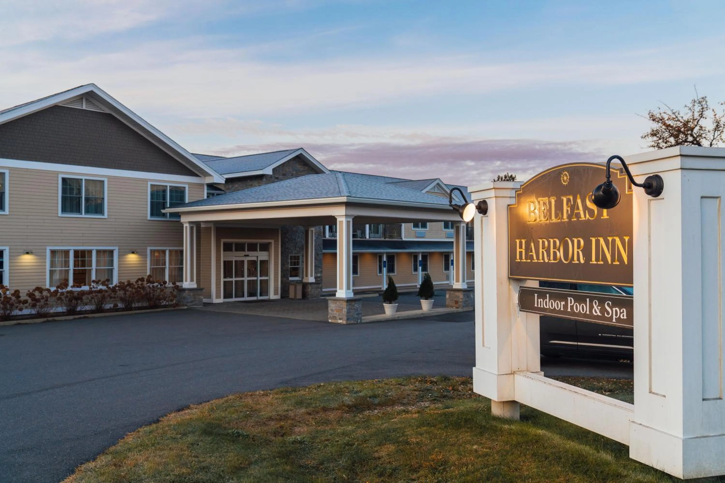 Property building in Belfast Harbor Inn