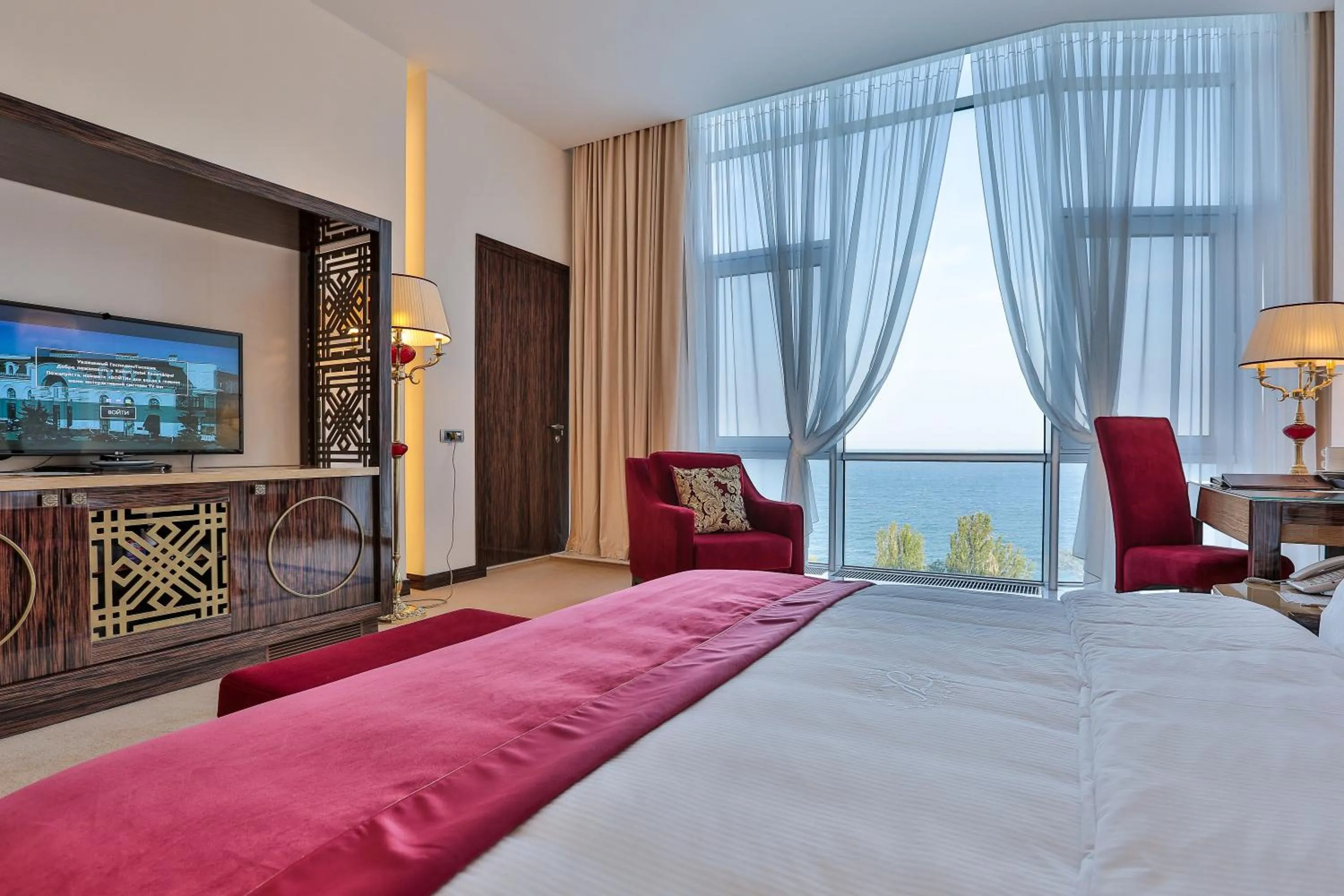 Bed in KADORR Hotel Resort & Spa
