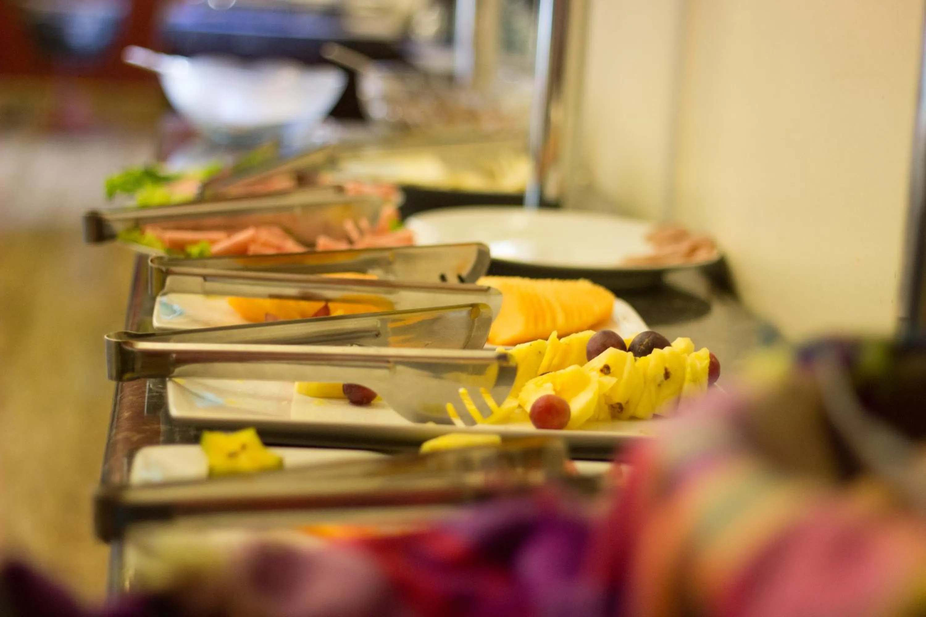 Buffet breakfast in Colonial Plaza Hotel