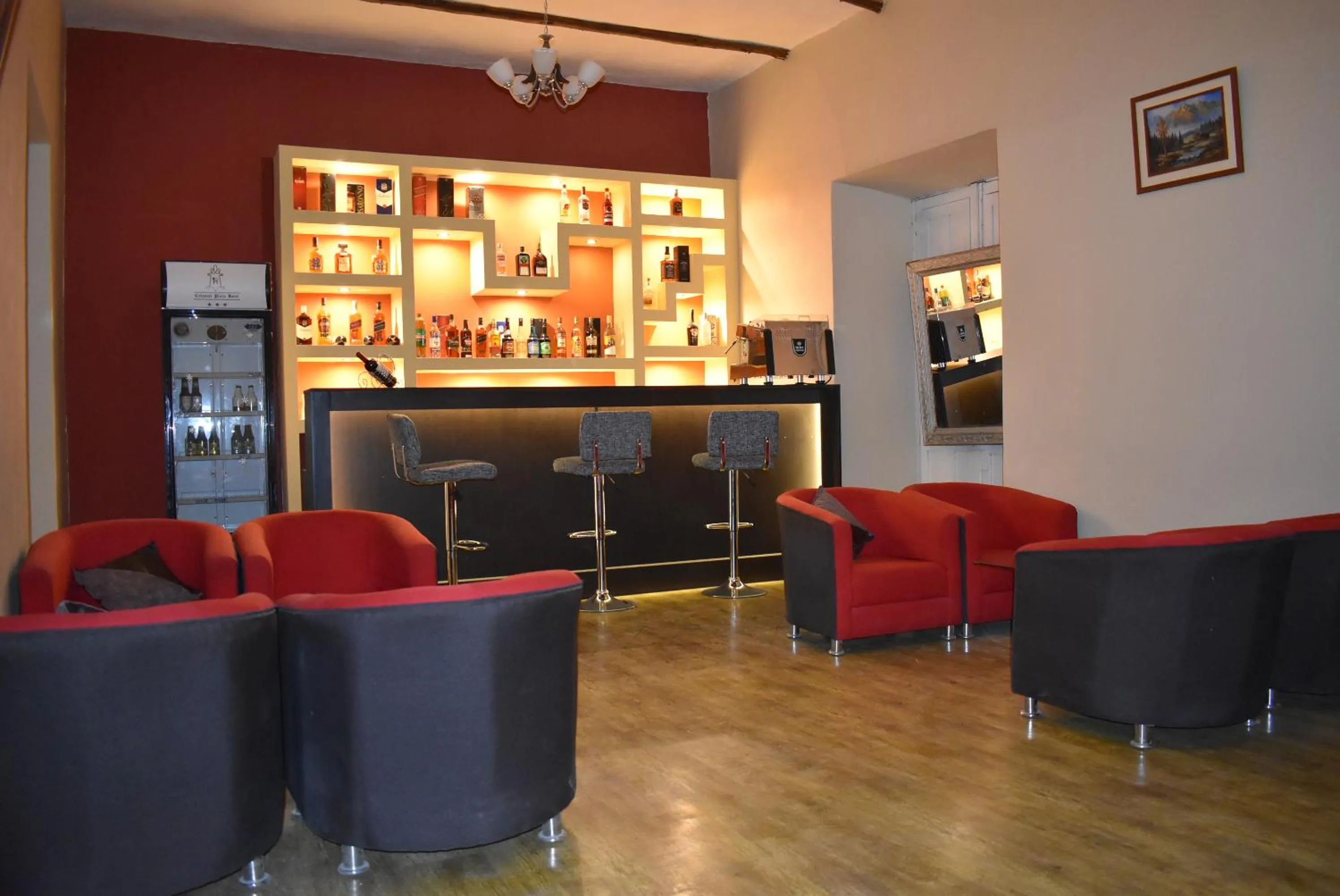 Lounge or bar in Colonial Plaza Hotel