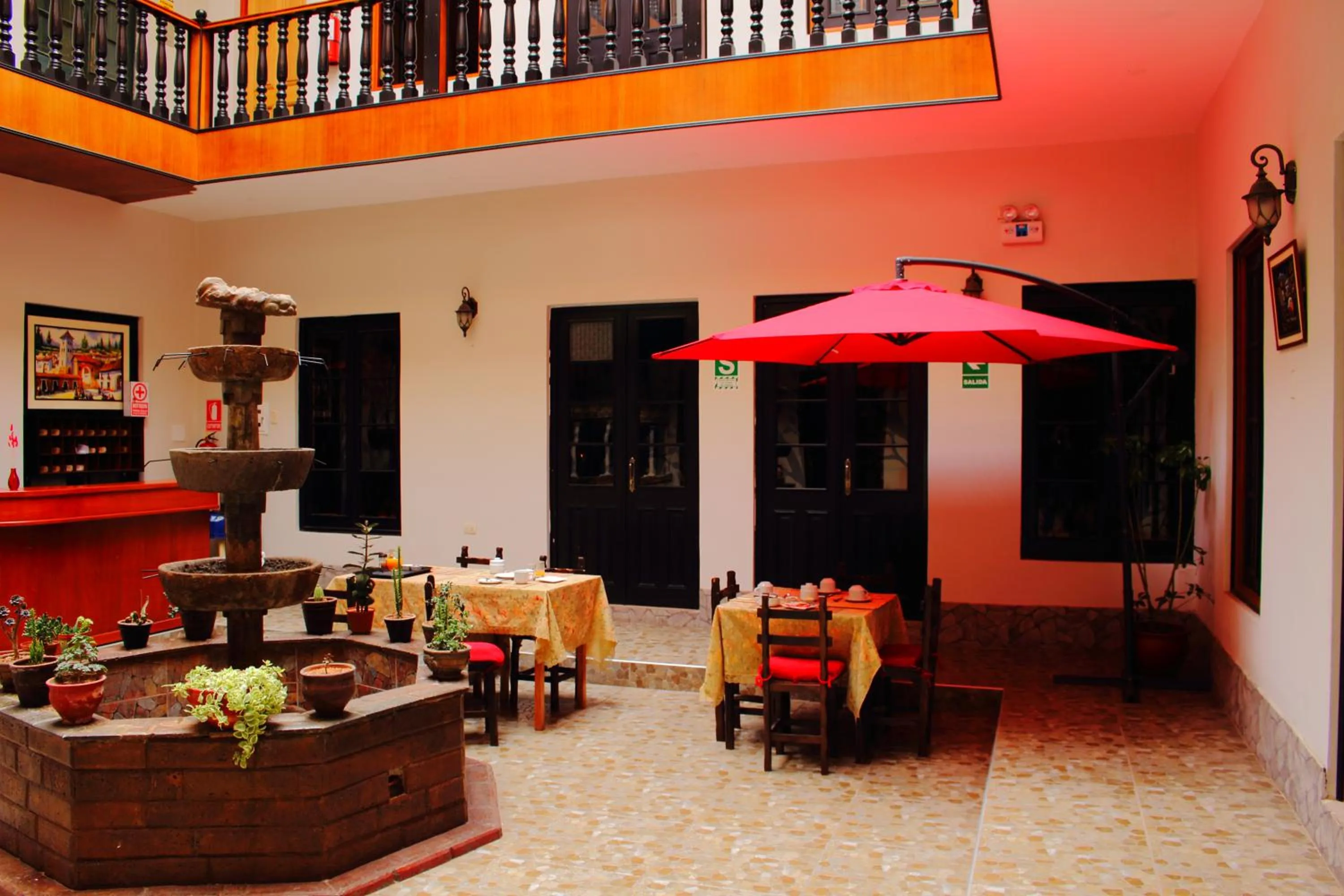 Patio in Colonial Plaza Hotel