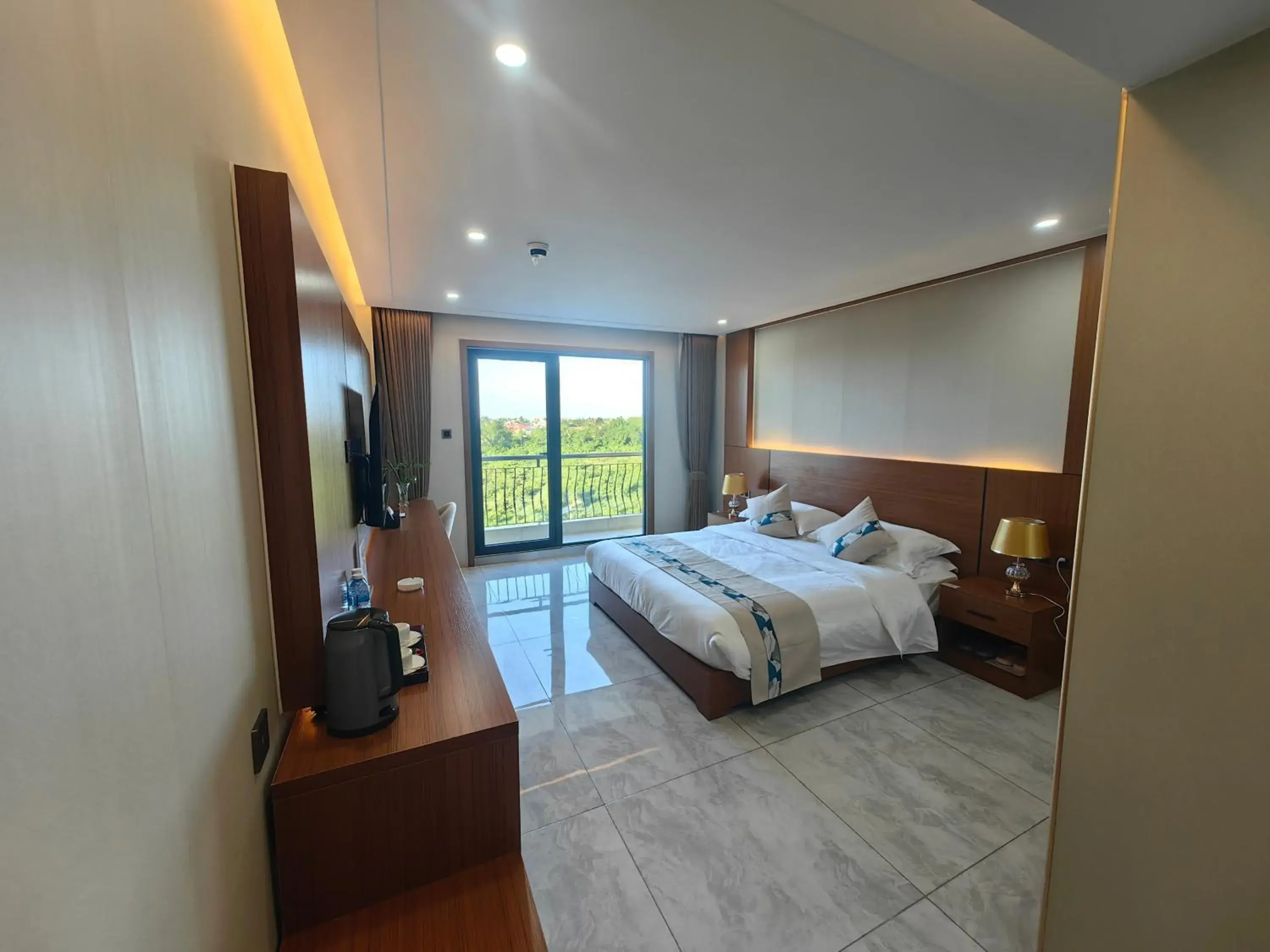 Deluxe Queen Room - single occupancy in Royal International Hotel & Mall Deluxe Queen Room - single occupancy in Royal International Hotel & Mall