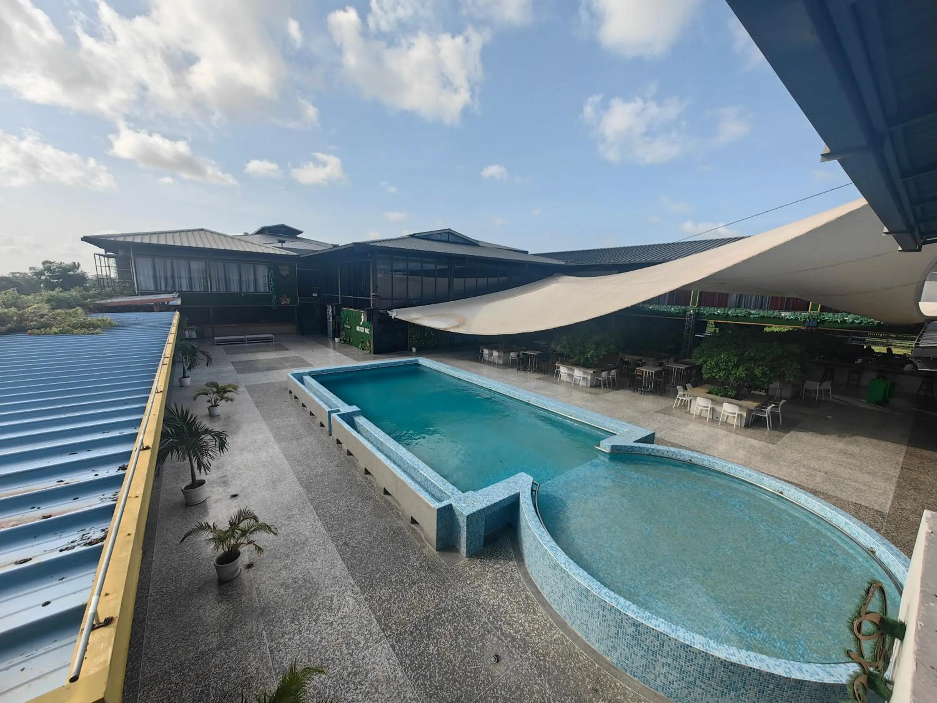 Swimming pool in Royal International Hotel & Mall