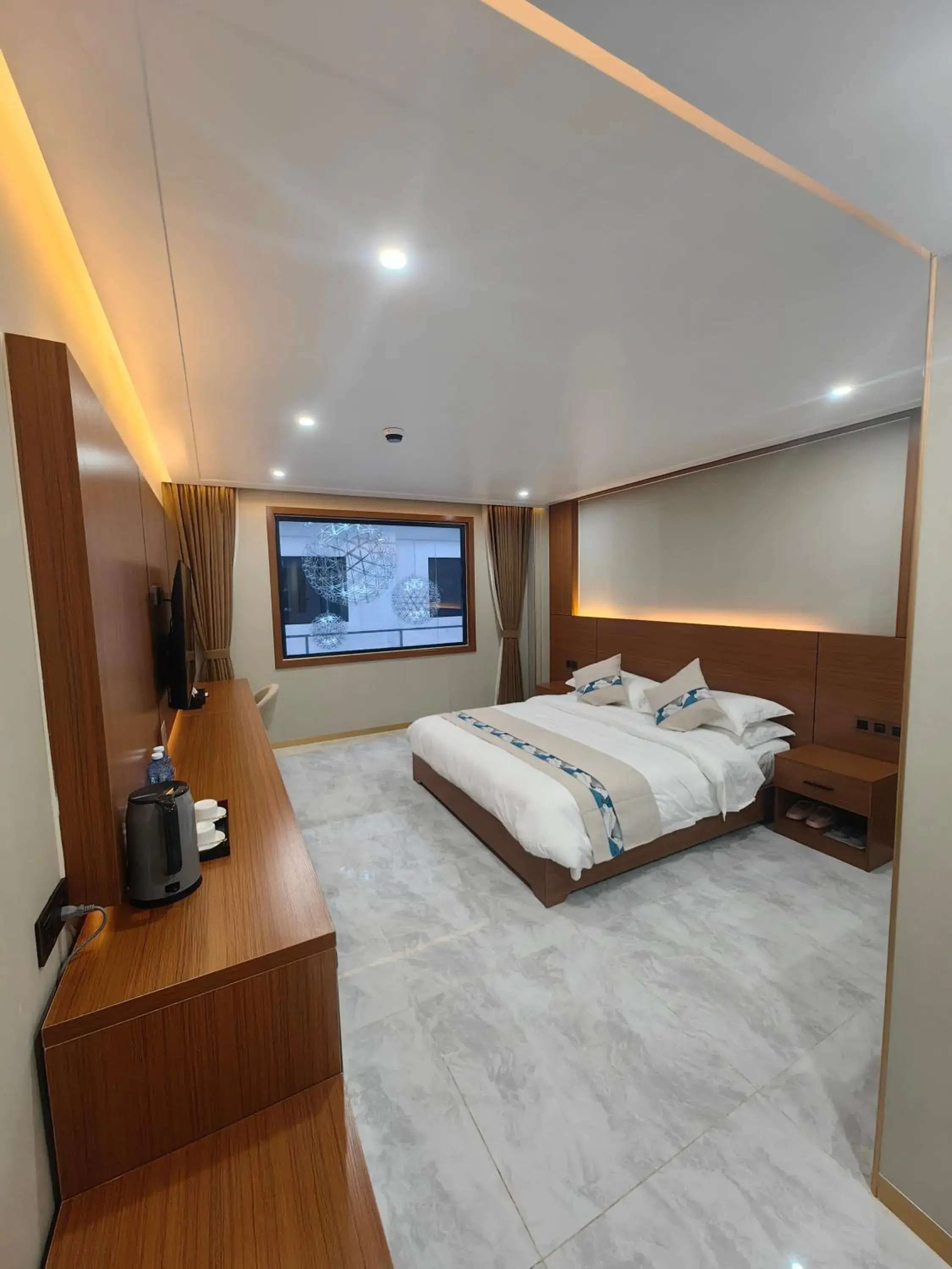 Queen Room - single occupancy in Royal International Hotel & Mall Queen Room - single occupancy in Royal International Hotel & Mall