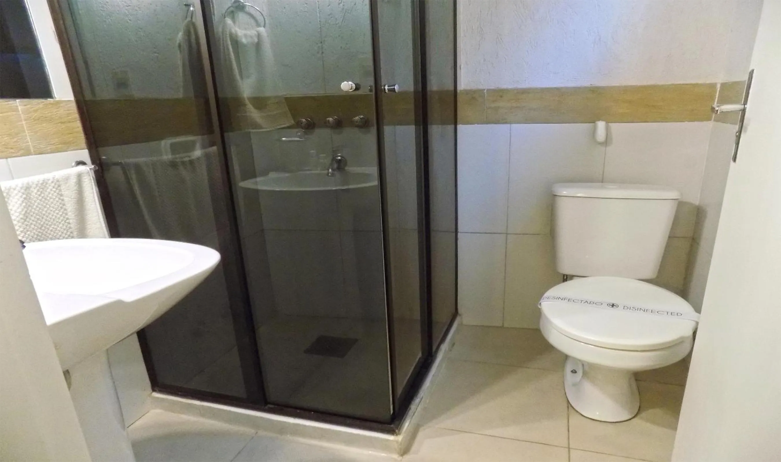 Bathroom in Danieri Asunción Hotel