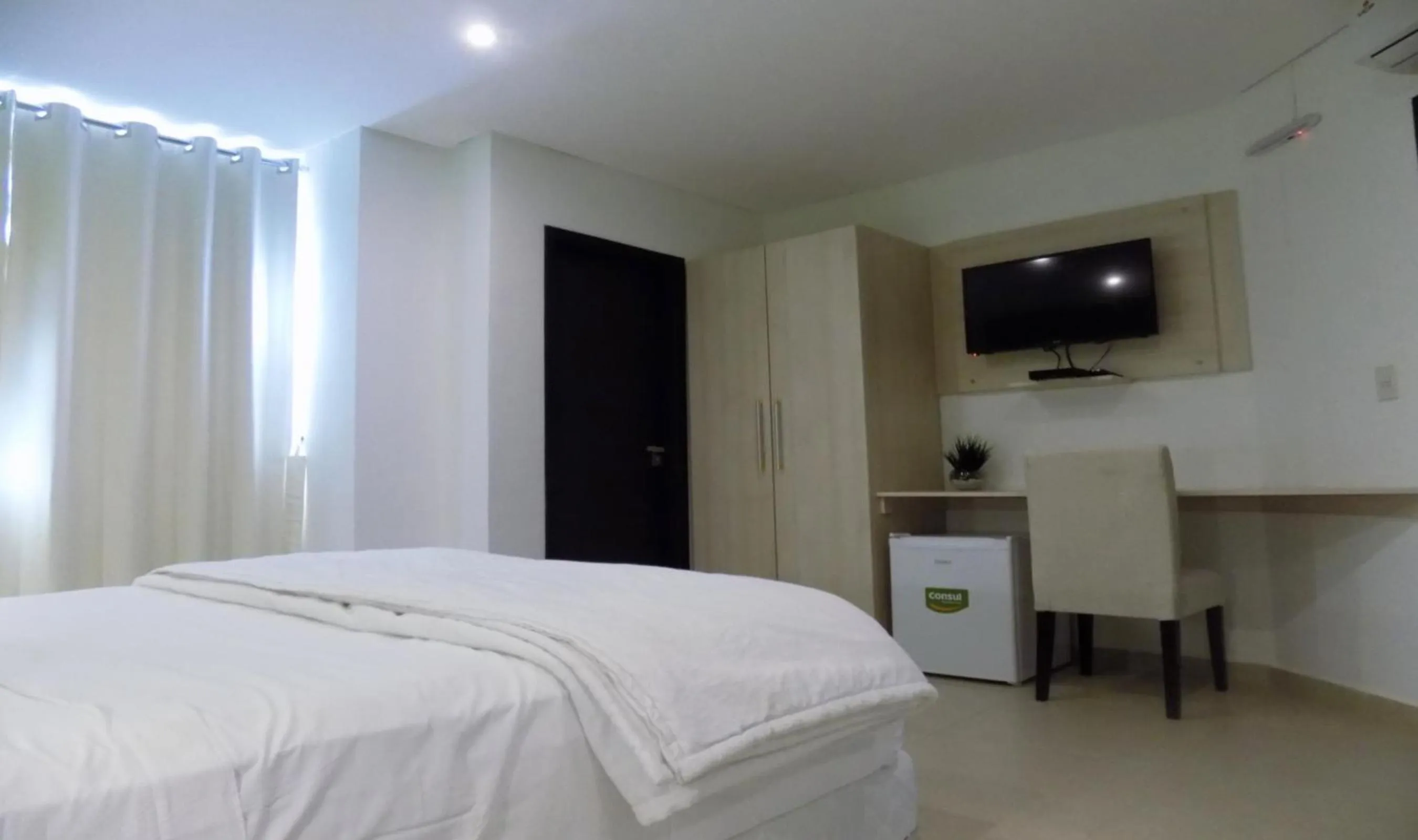 Bedroom, Bed in Danieri Asunción Hotel