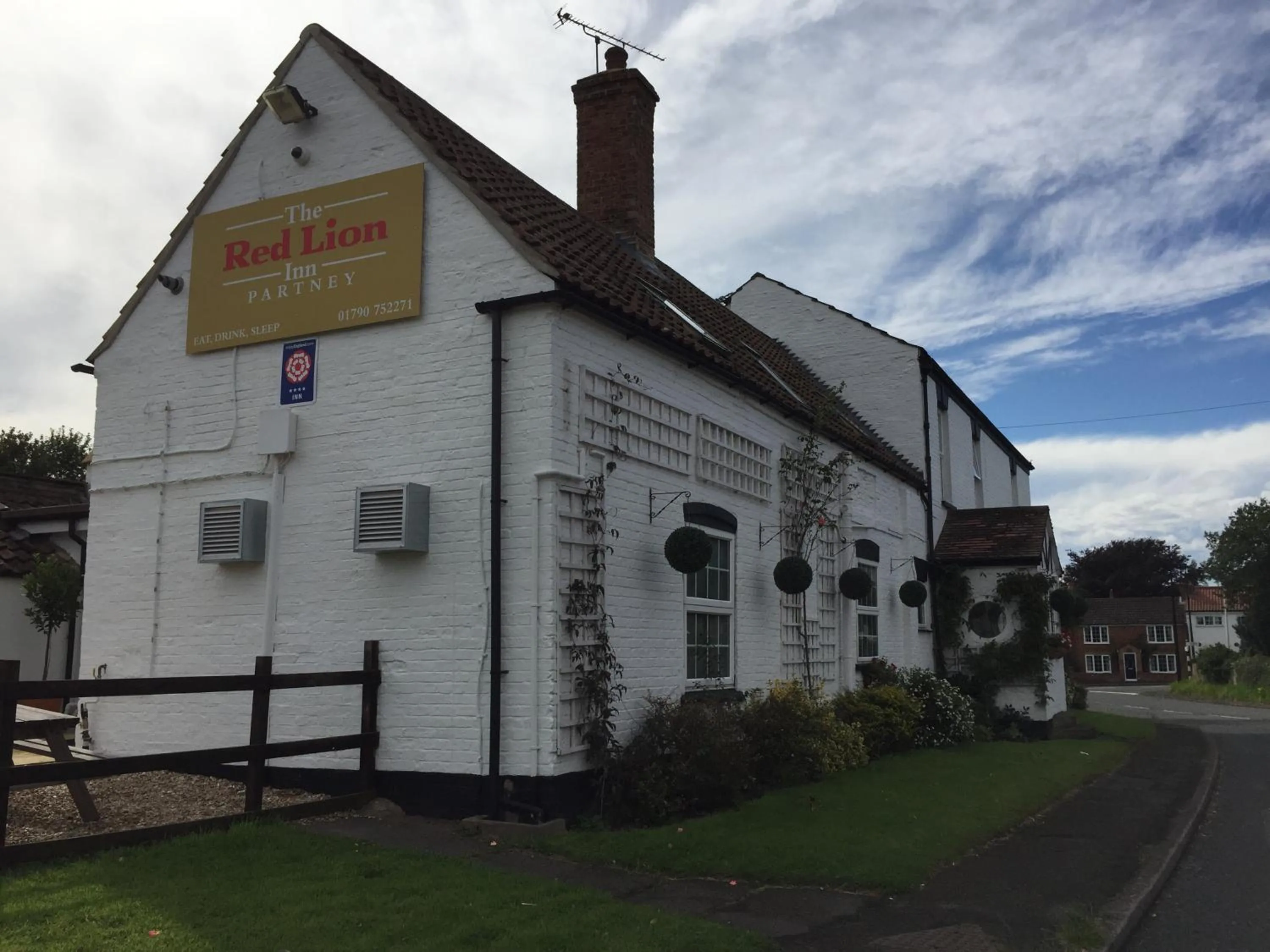 Facade/entrance in The Red Lion Inn Partney