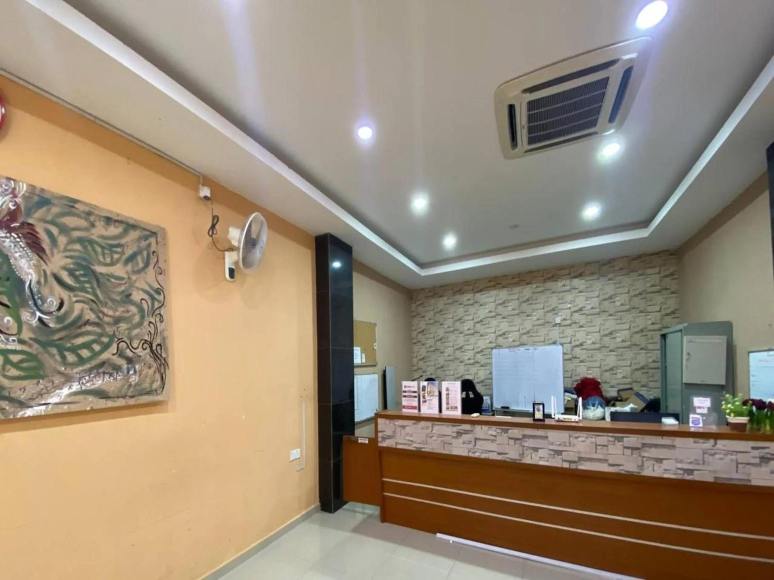 Lobby or reception in Capital O 91094 Hotel & Chalet Sportfishing