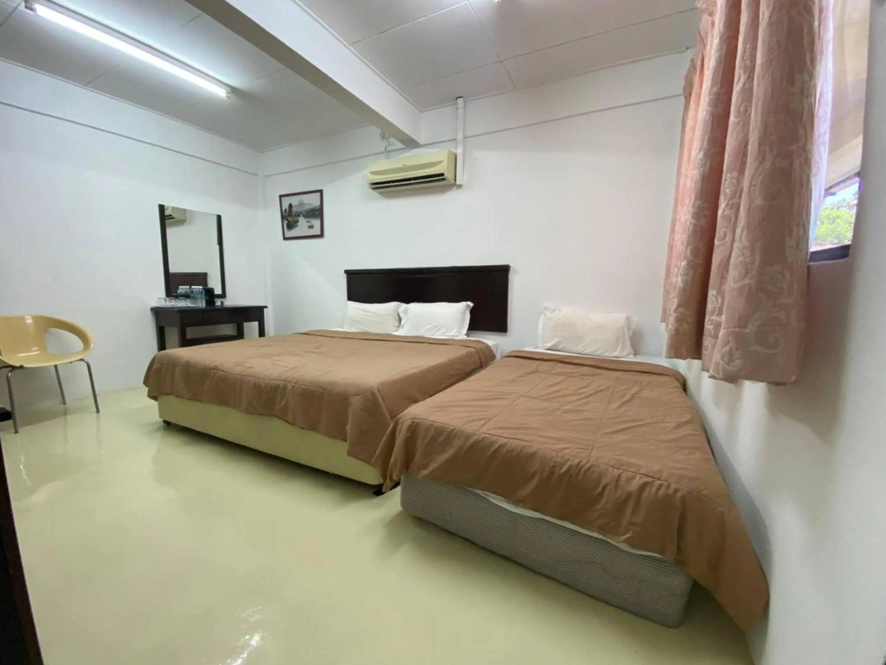 air conditioner, Bed in Capital O 91094 Hotel & Chalet Sportfishing