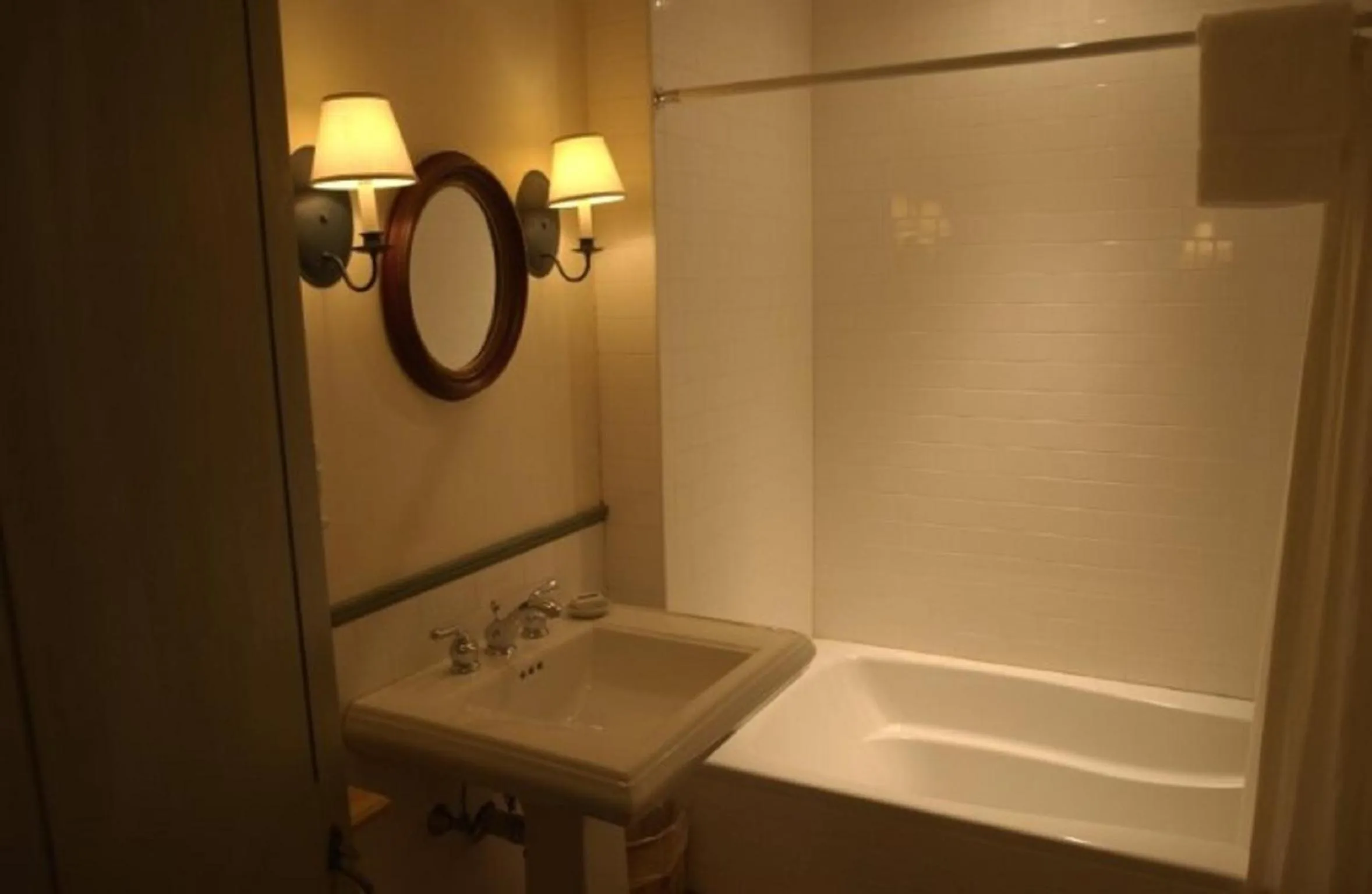 Bathroom in The Old Inn On The Green