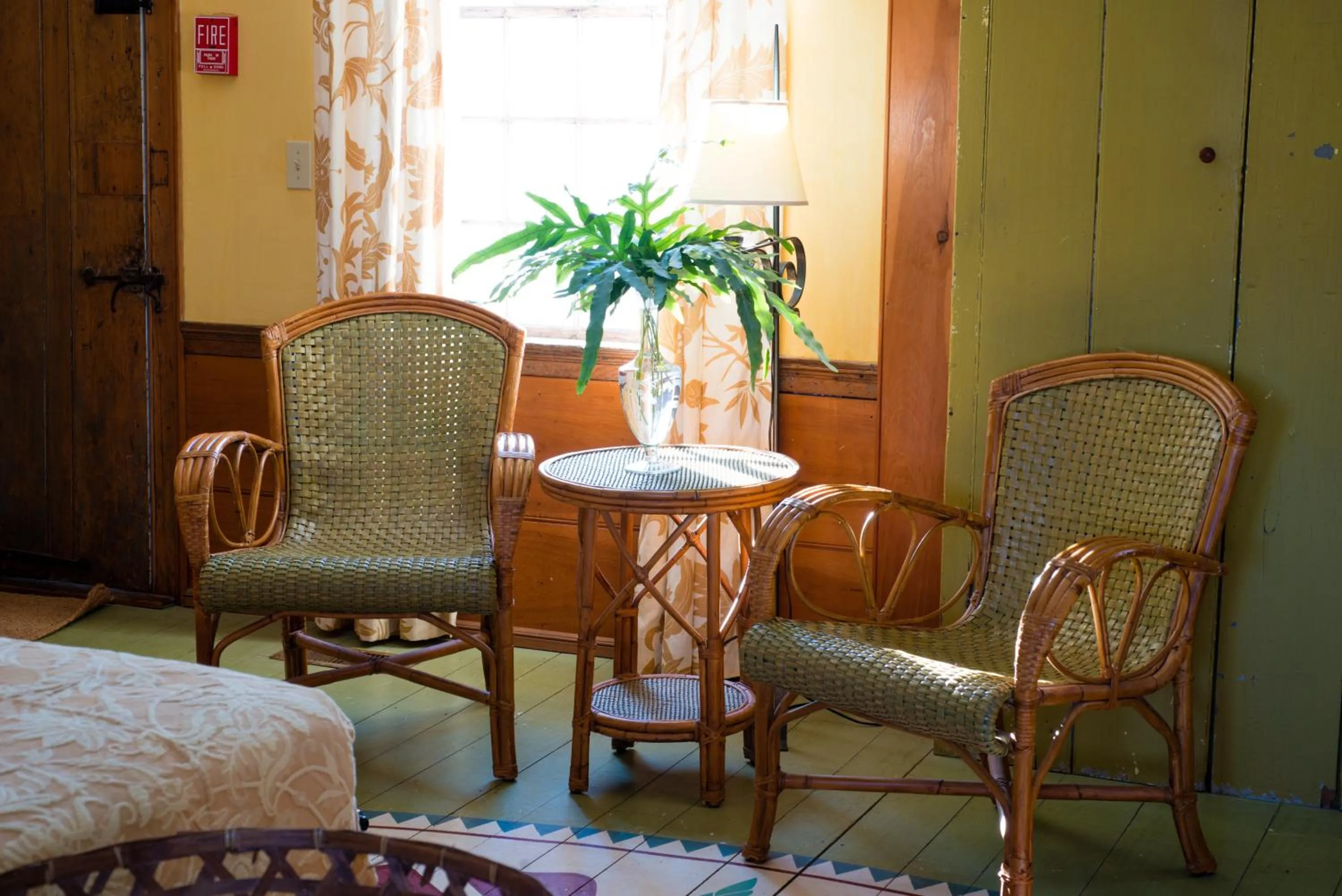 Day in The Old Inn On The Green