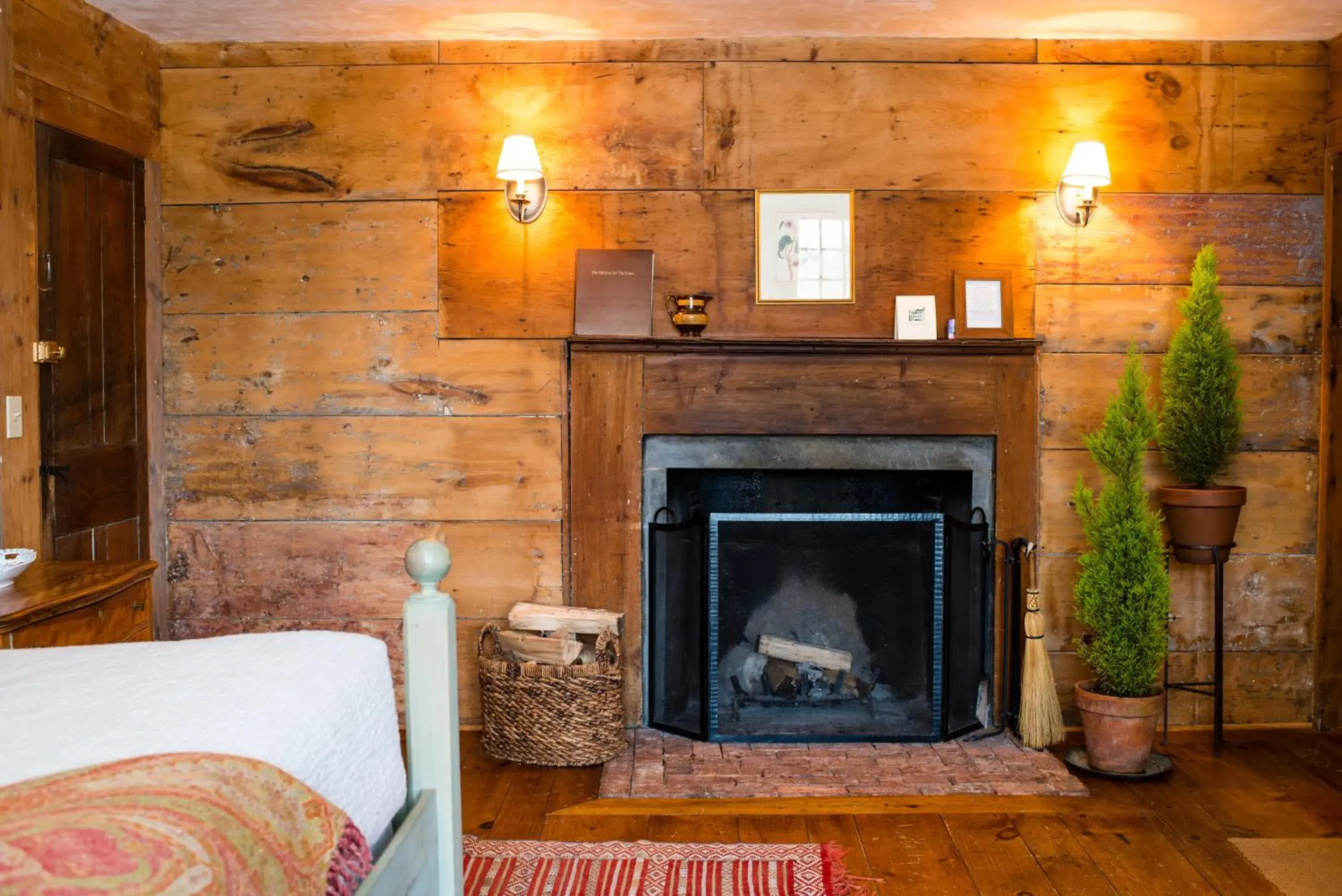 King Room with Full Bath - single occupancy in The Old Inn On The Green King Room with Full Bath - single occupancy in The Old Inn On The Green