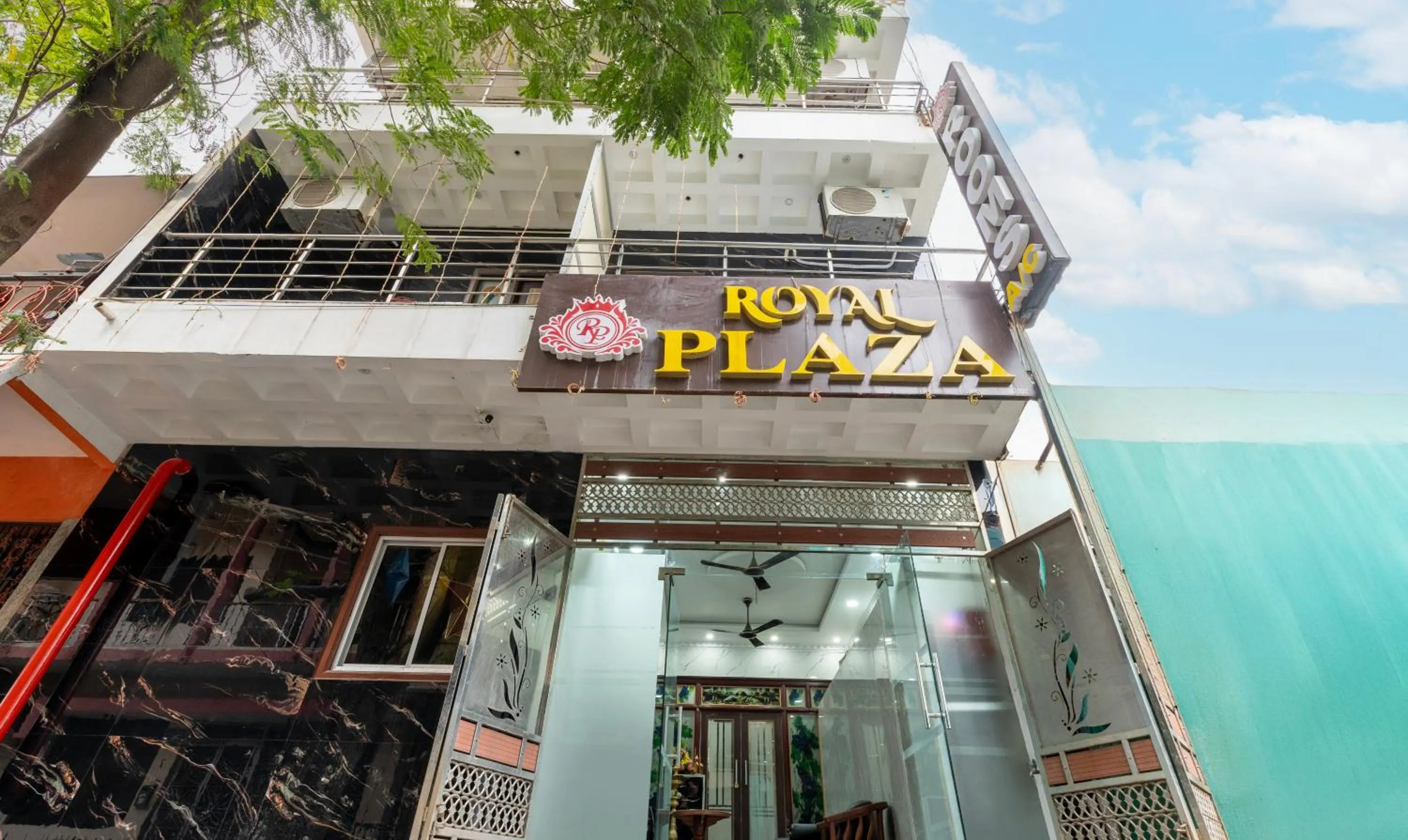 Property building in Treebo Royal Plaza, 700 Mts From Promenade Beach