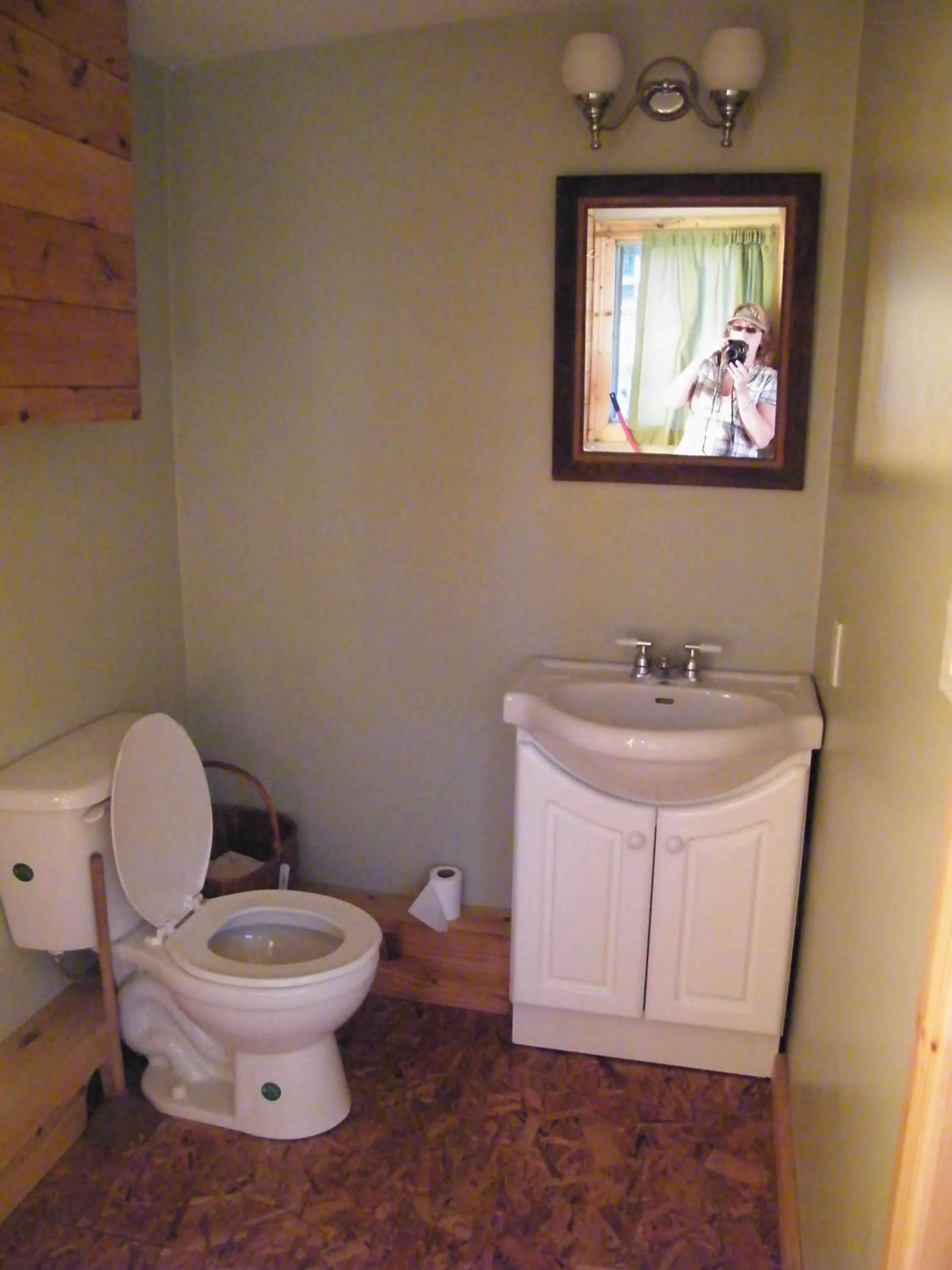 Day in Mowat Landing Cottages