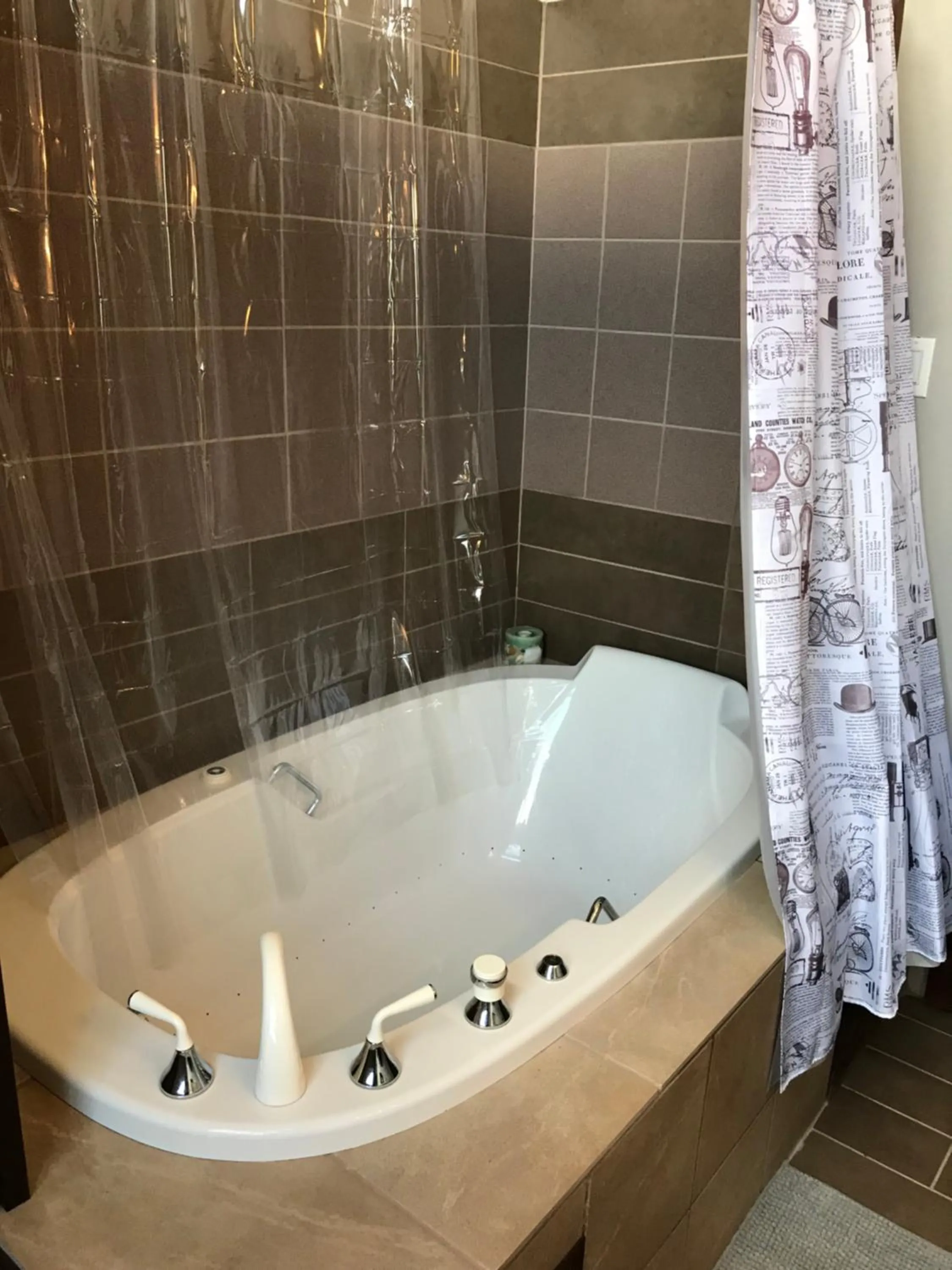 Bathroom in Mowat Landing Cottages