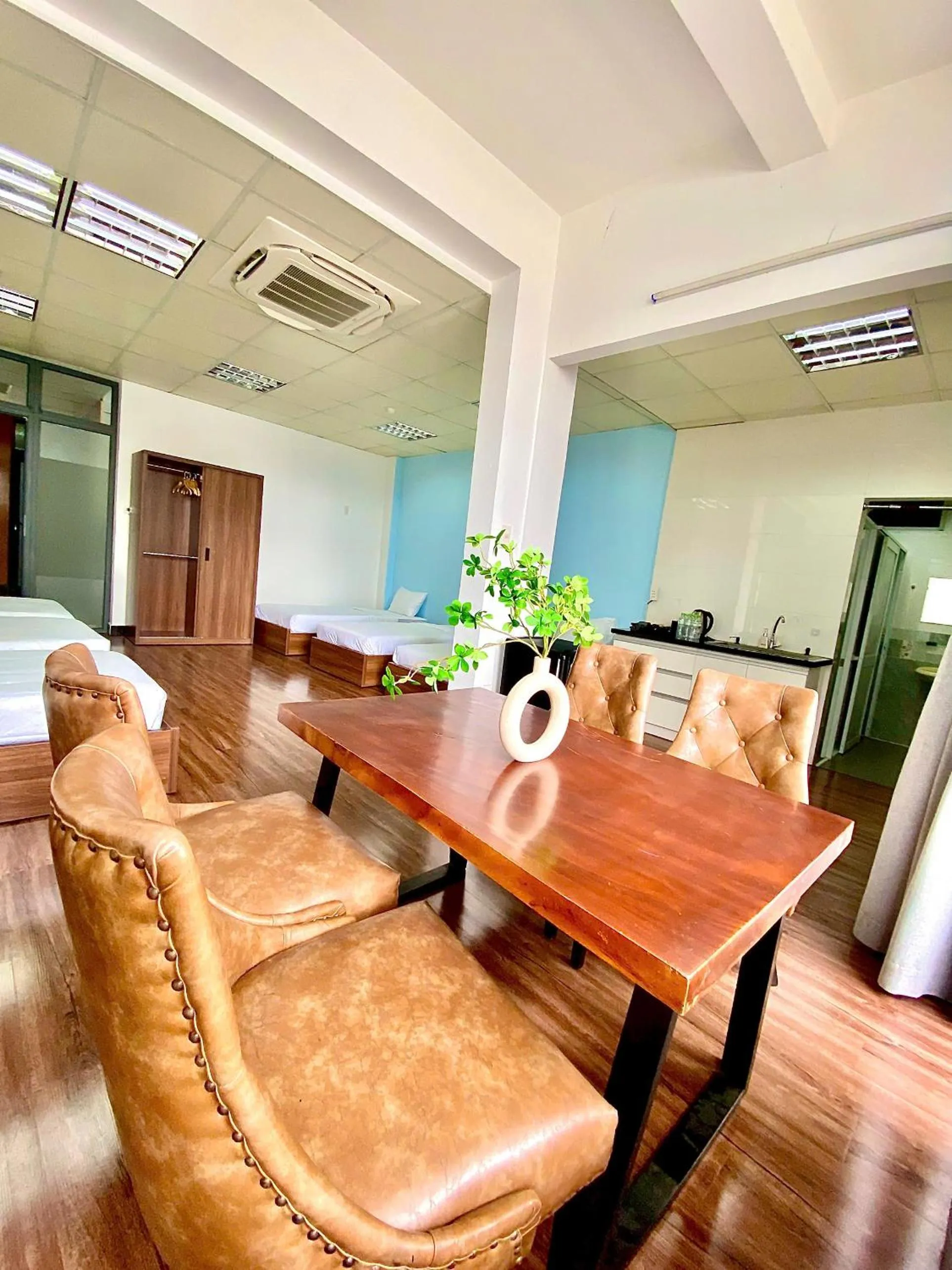 Seating area in Bros Citihouse Hotel