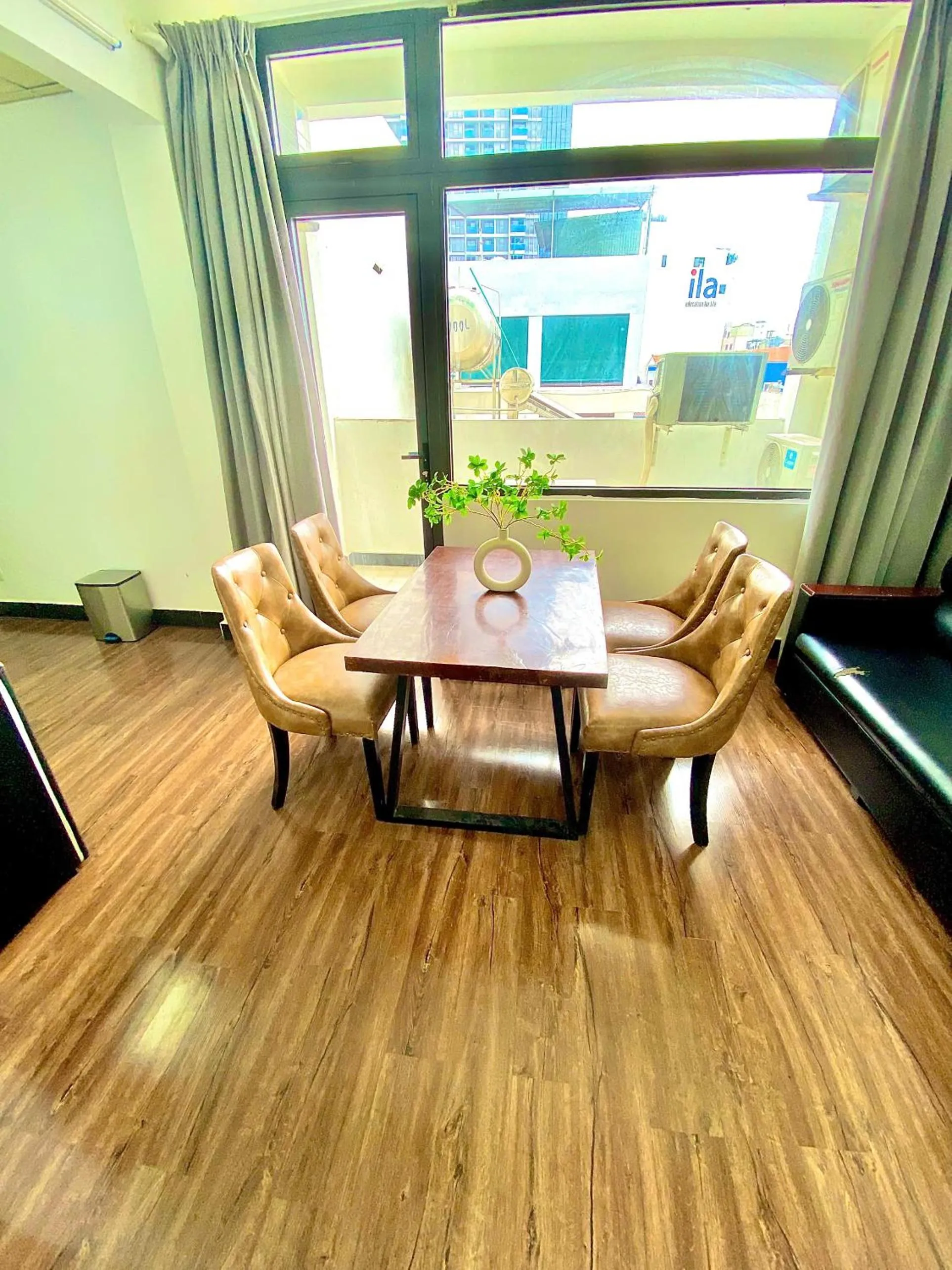 Seating area in Bros Citihouse Hotel