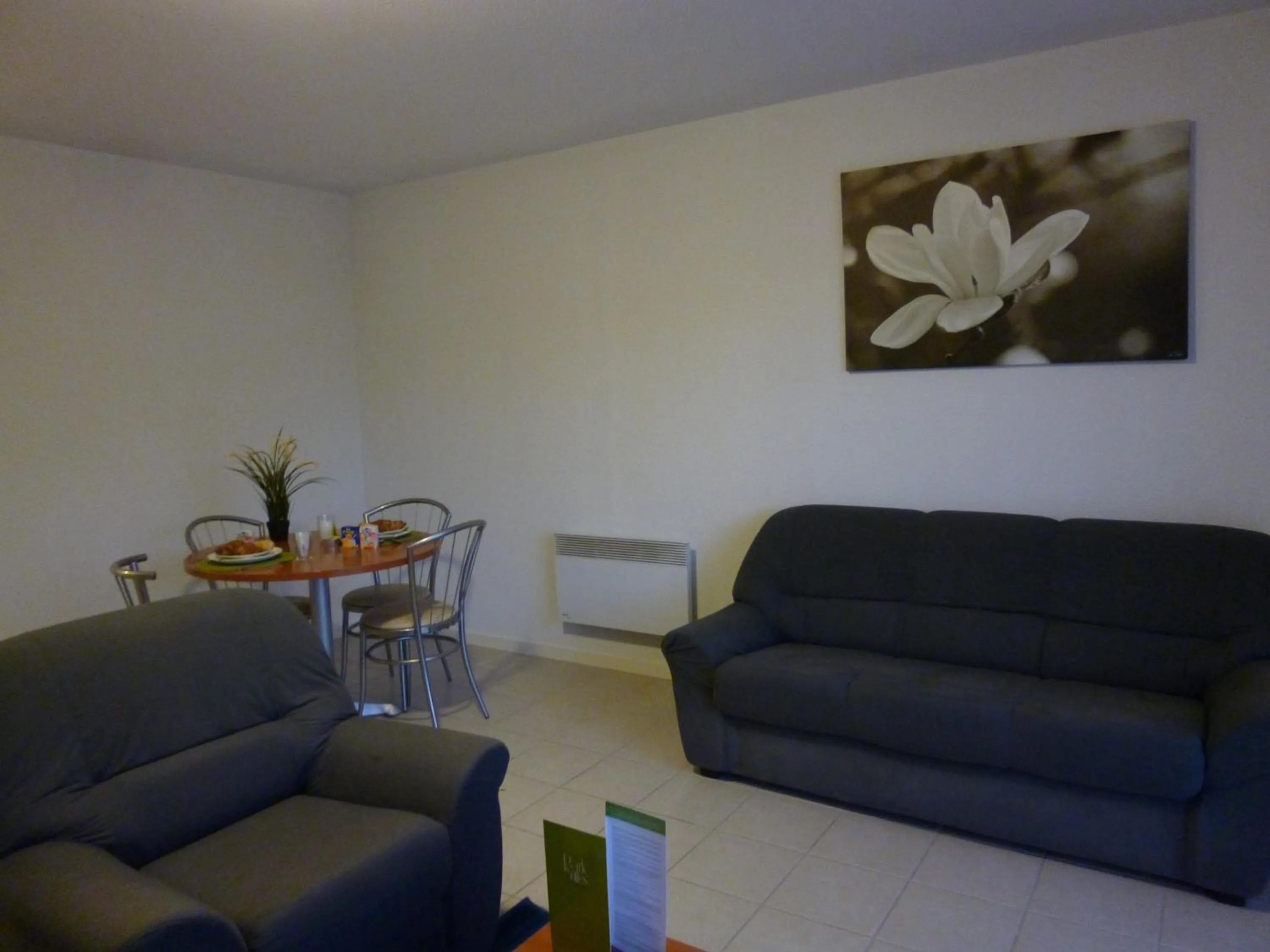 Living room in Appart'City Classic Aix en Provence - Fuveau