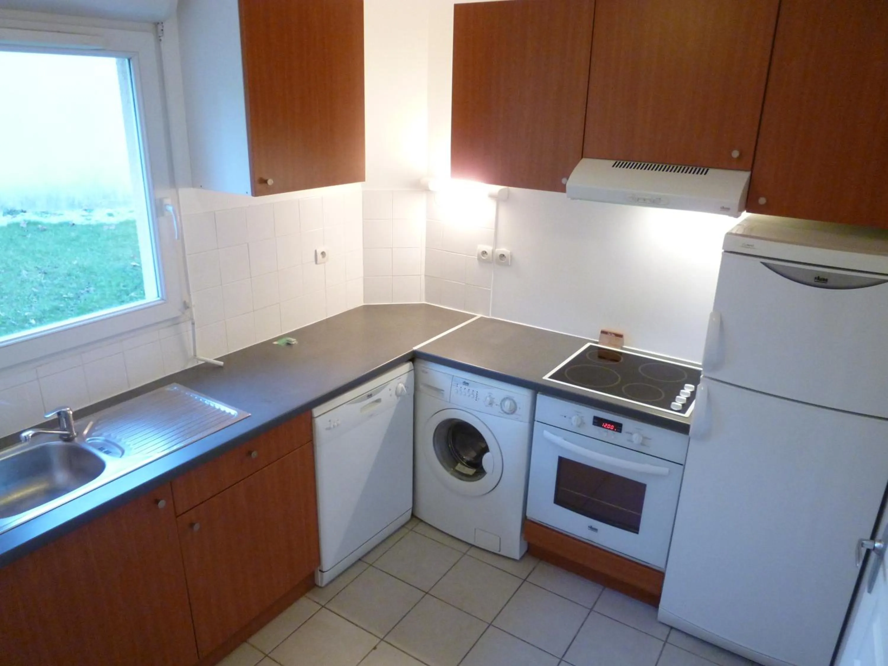 Kitchen or kitchenette in Appart'City Classic Aix en Provence - Fuveau