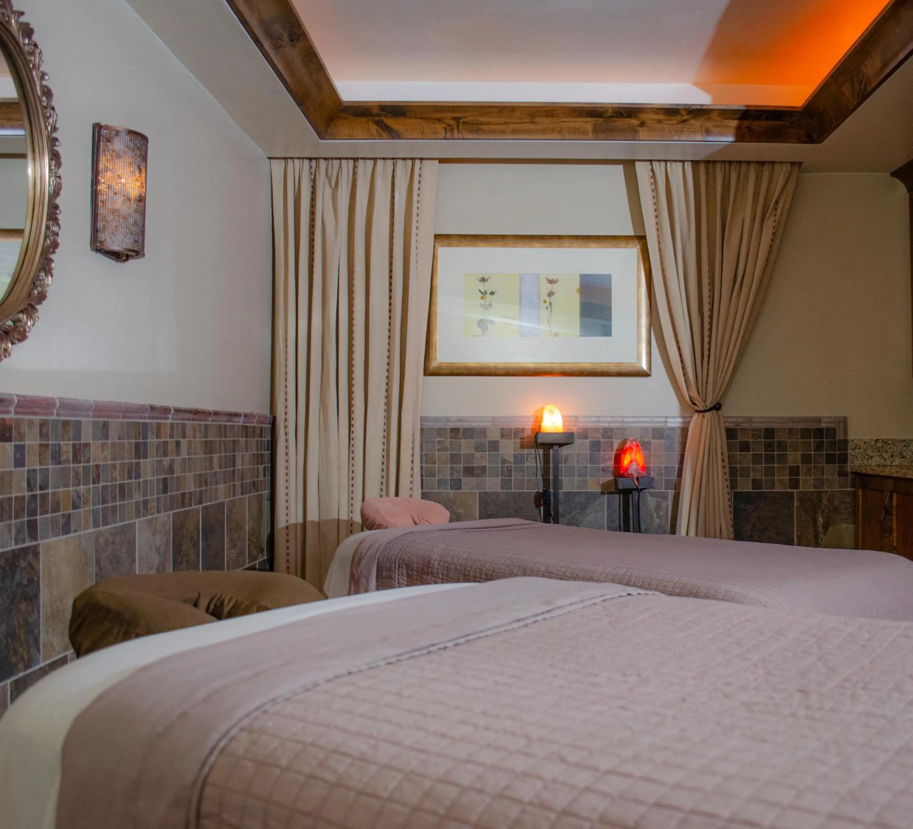 Spa and wellness centre/facilities, Bed in Flying Horse Resort & Club