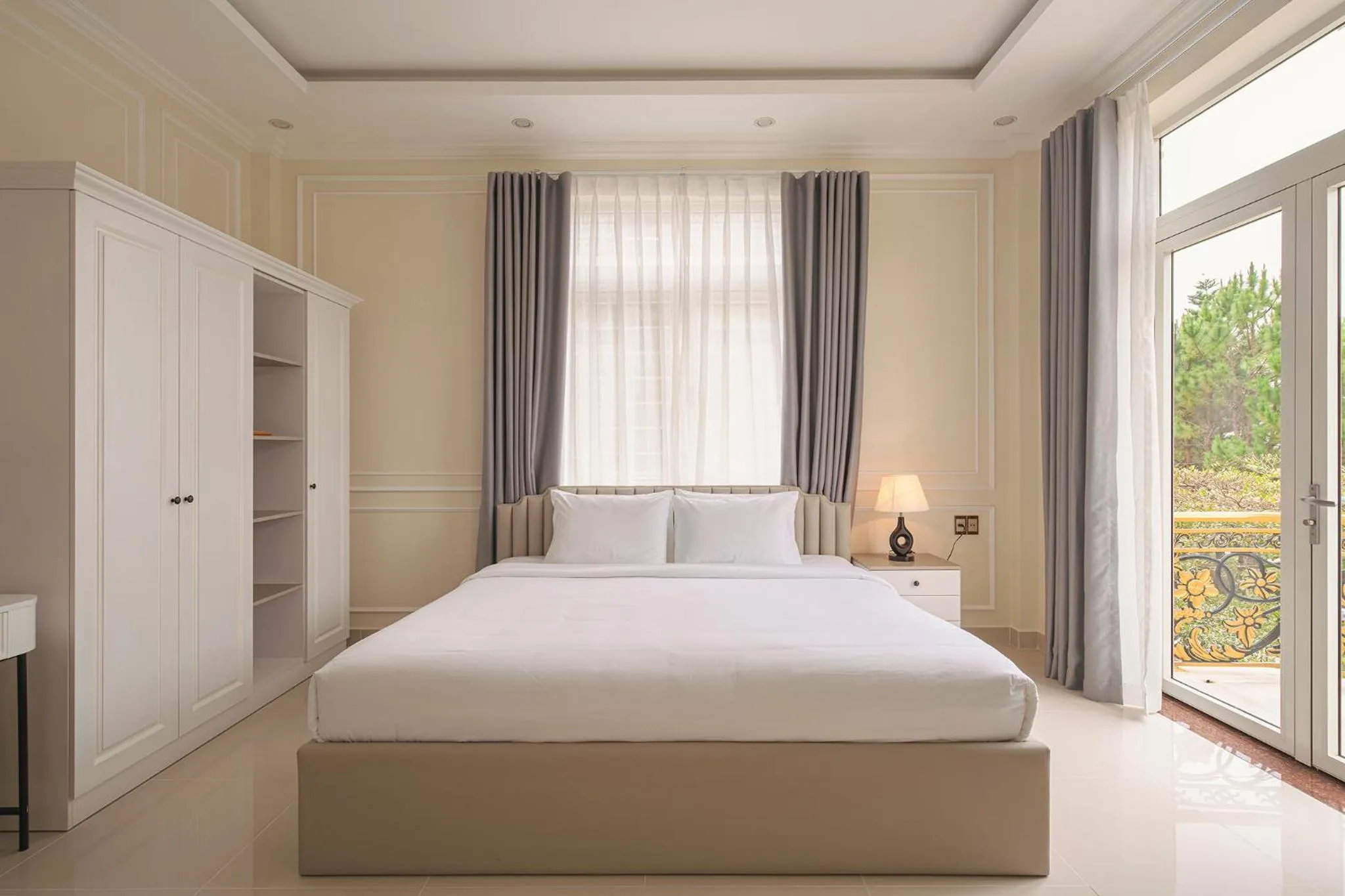 View (from property/room), Bed in The One Da Lat Hotel