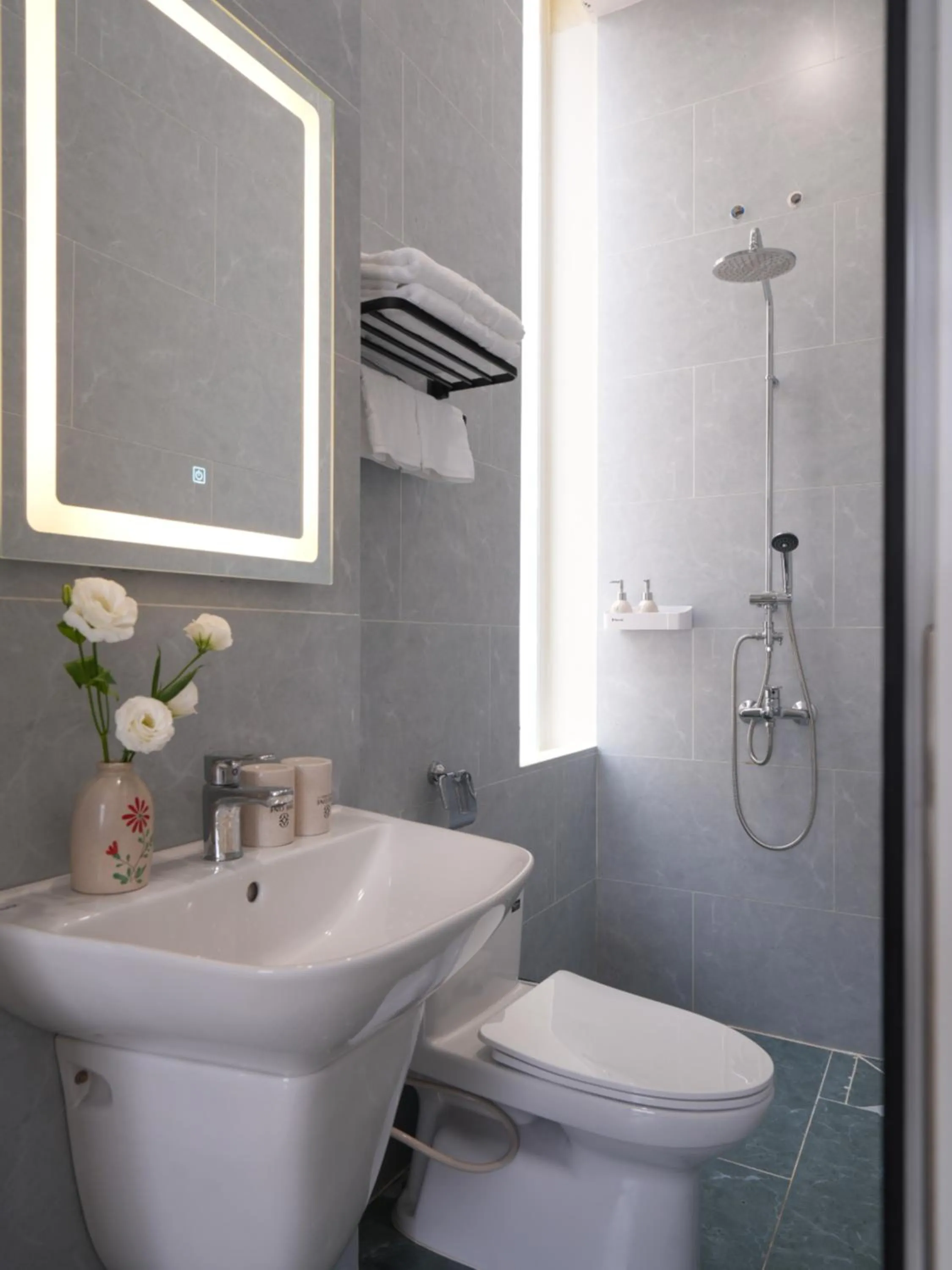 Shower in The One Da Lat Hotel