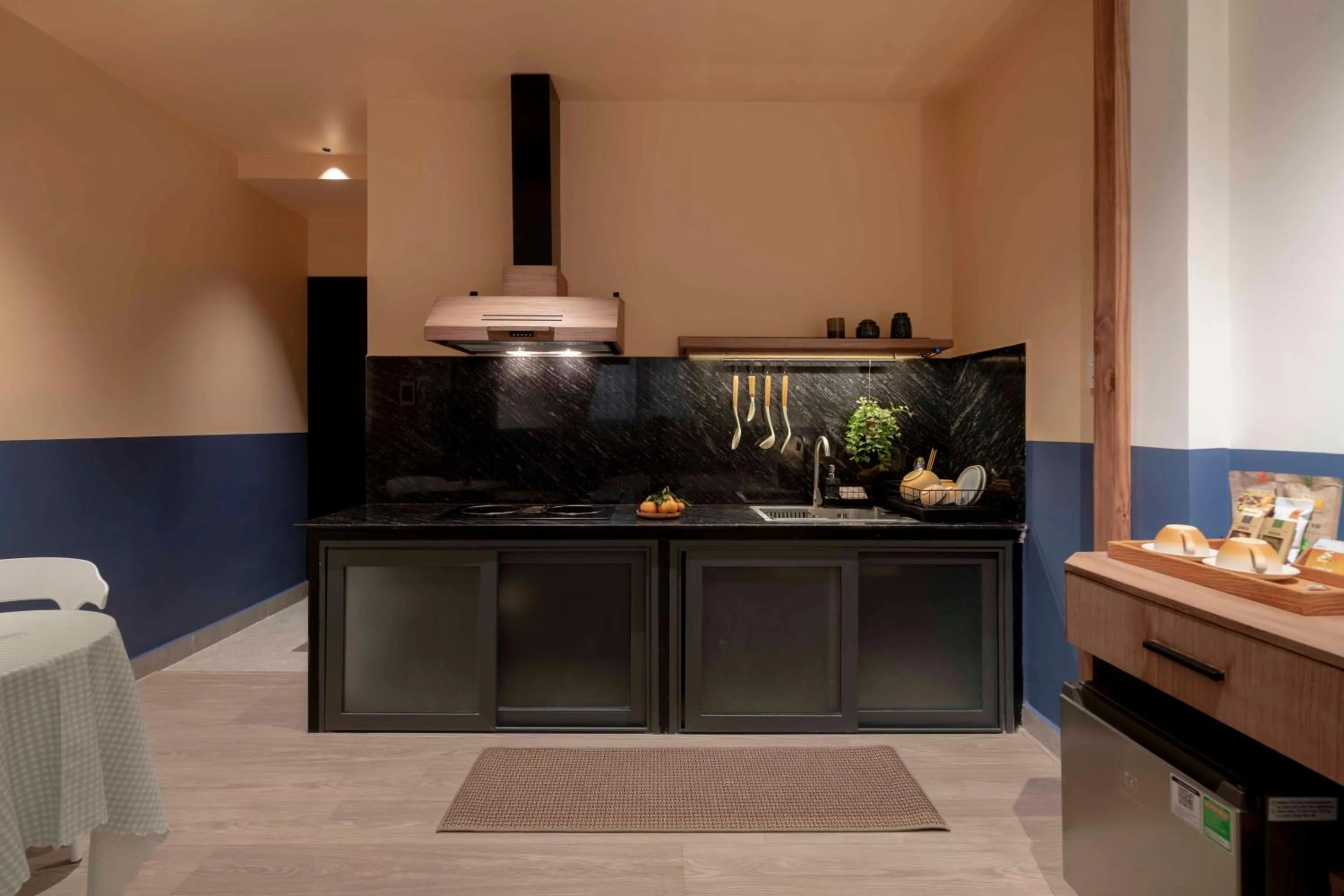 Kitchen or kitchenette in The Lamp Boutique House