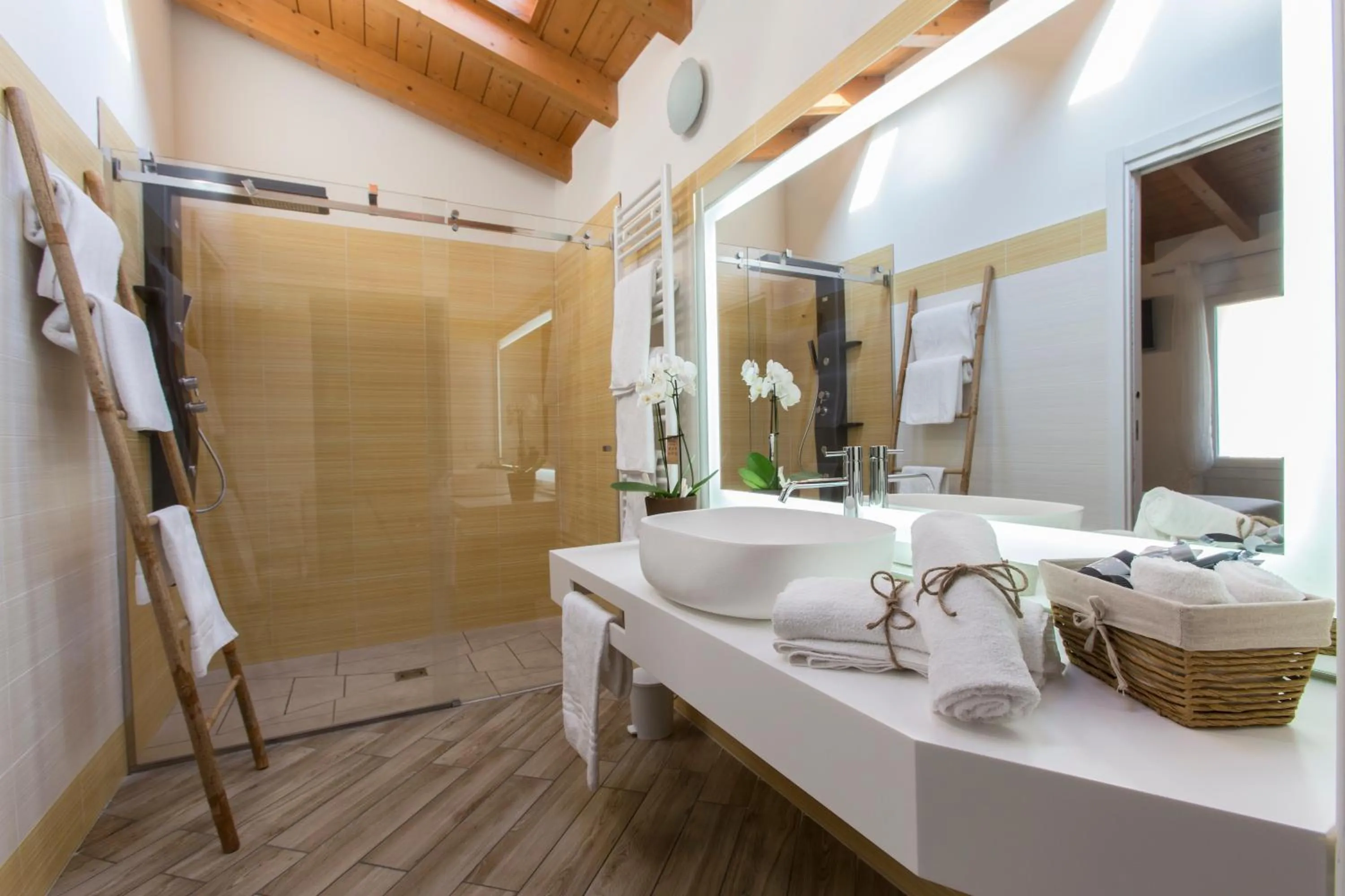 Bathroom in BHL Boutique Rooms Legnano