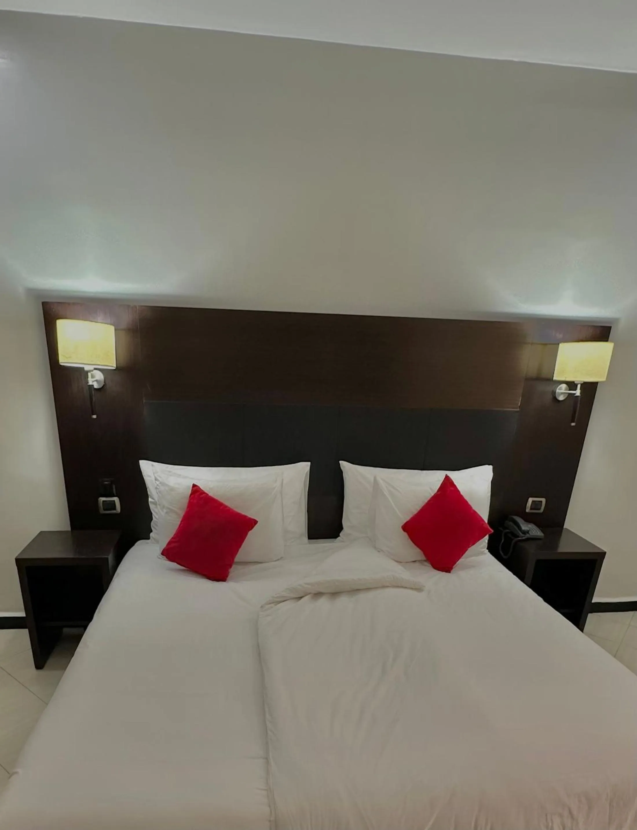 Bedroom, Bed in Oscar Hotel