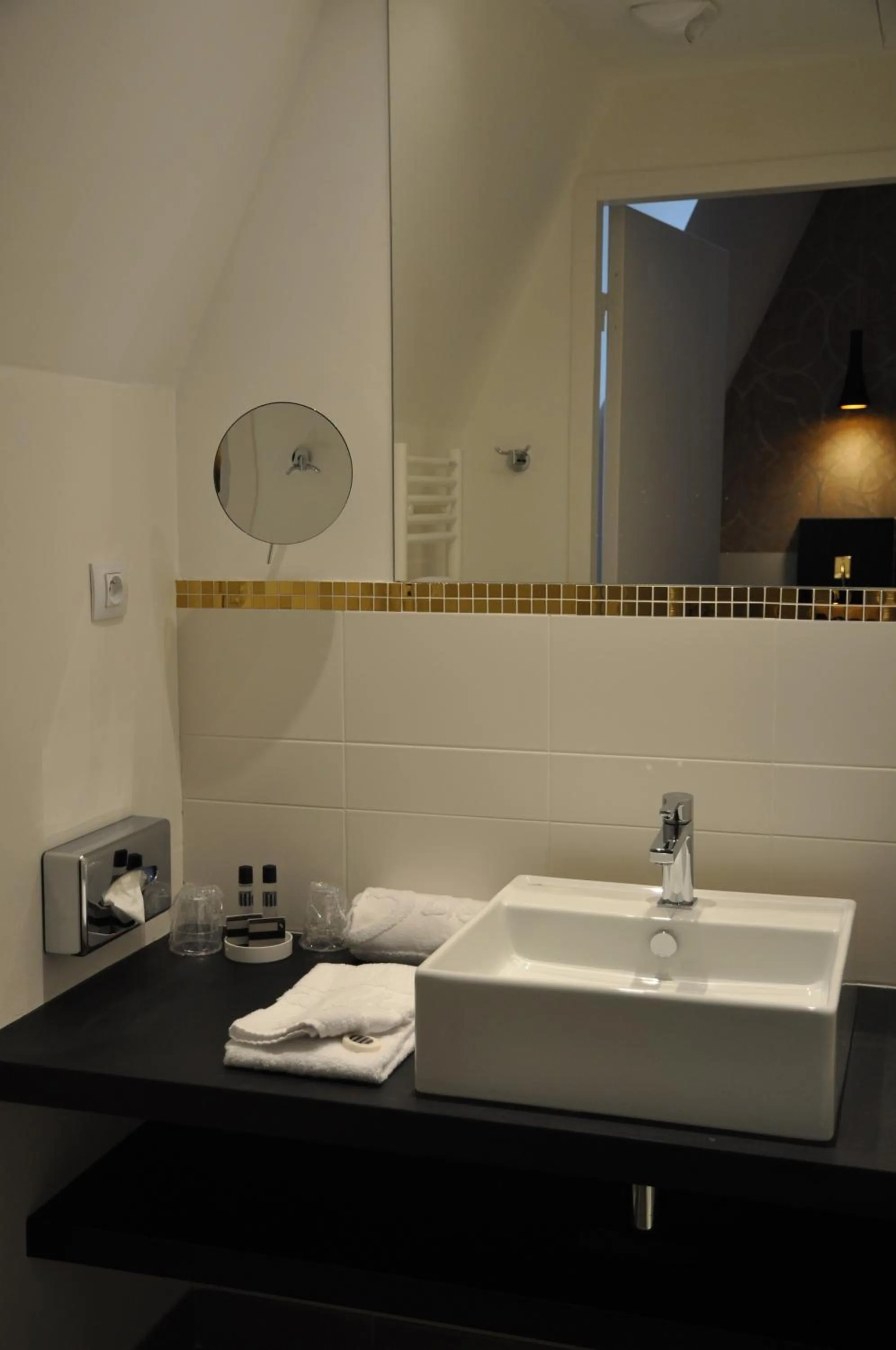 Bathroom in Les 3 Lieux - Hôtel, Restaurant, Espace sensoriel