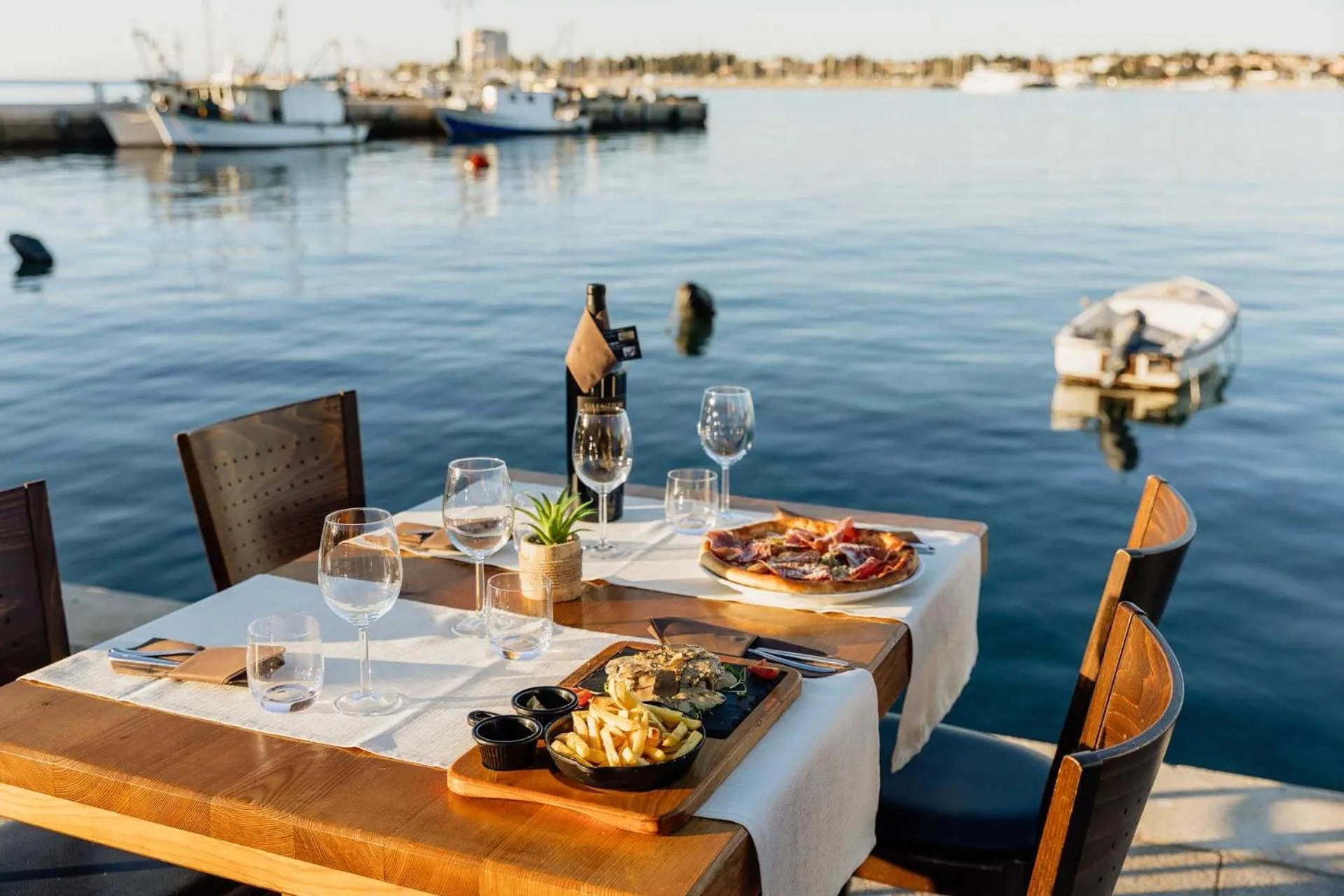 Restaurant/places to eat in San Valentino Palace, Umag city center