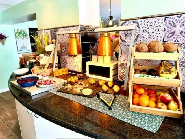 Dining area in Dancenter Birmingham Airport near NEC
