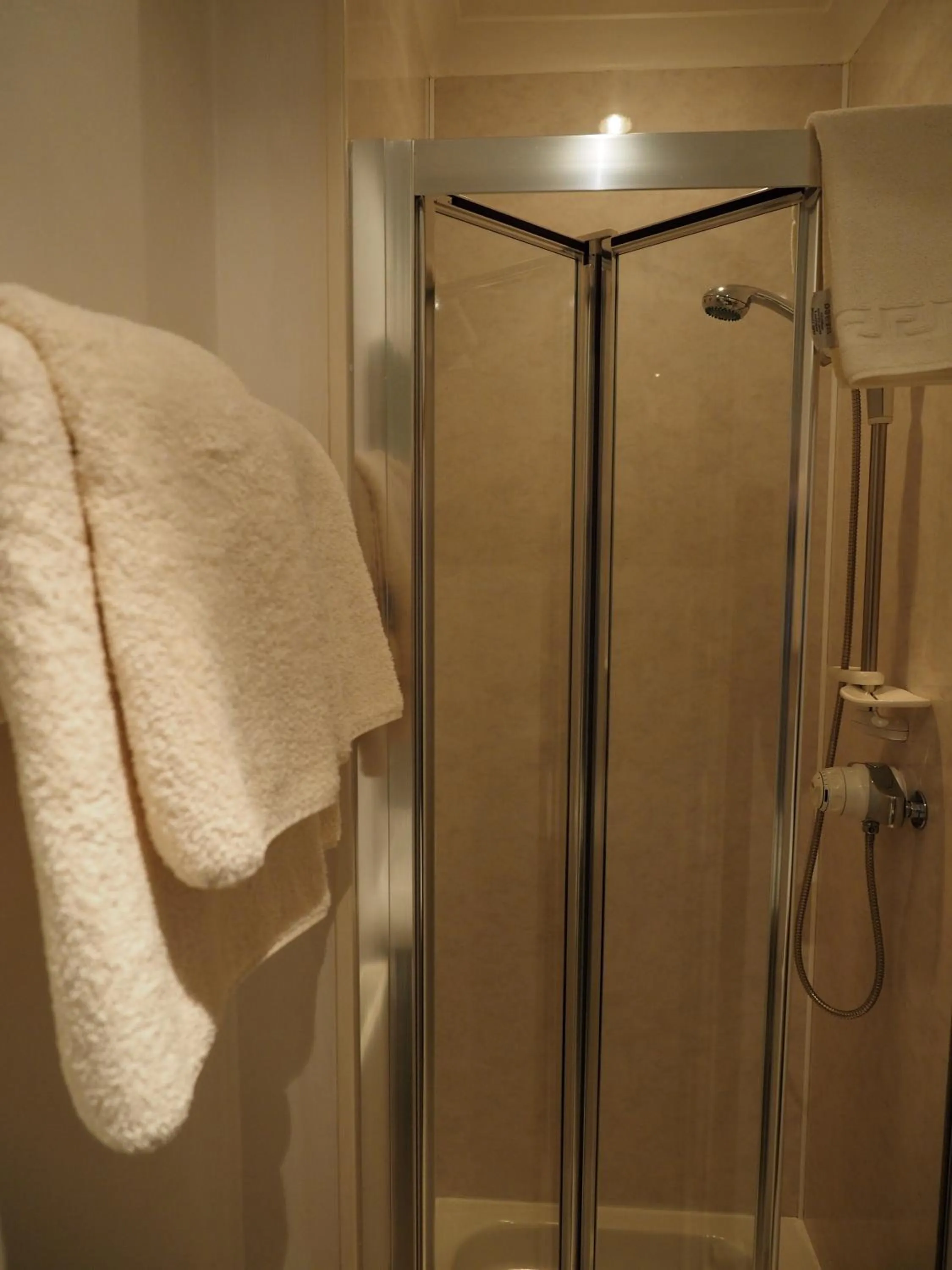 Shower in Skye Haven