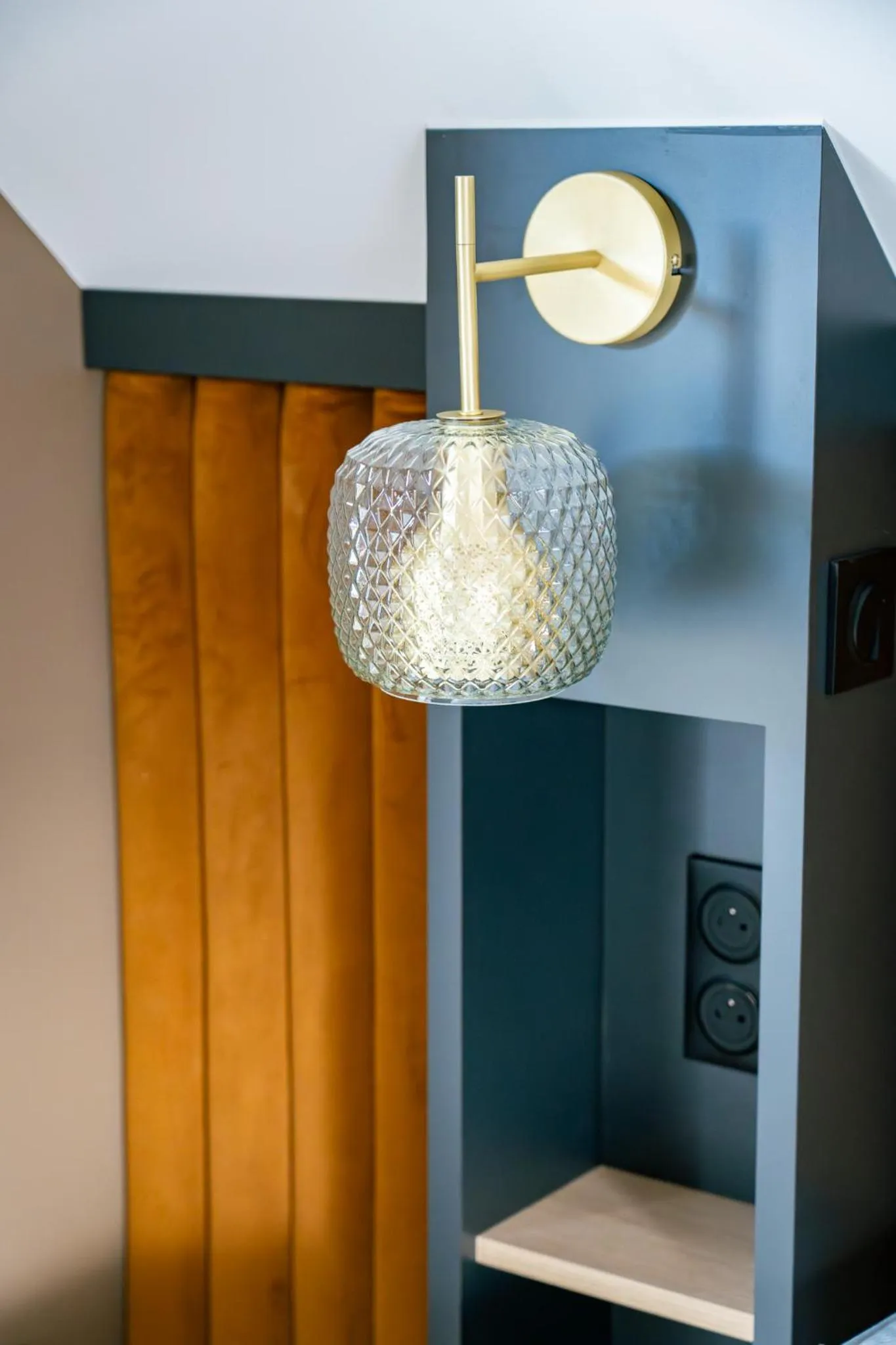 wardrobe in Les Charmes du Petit Pré