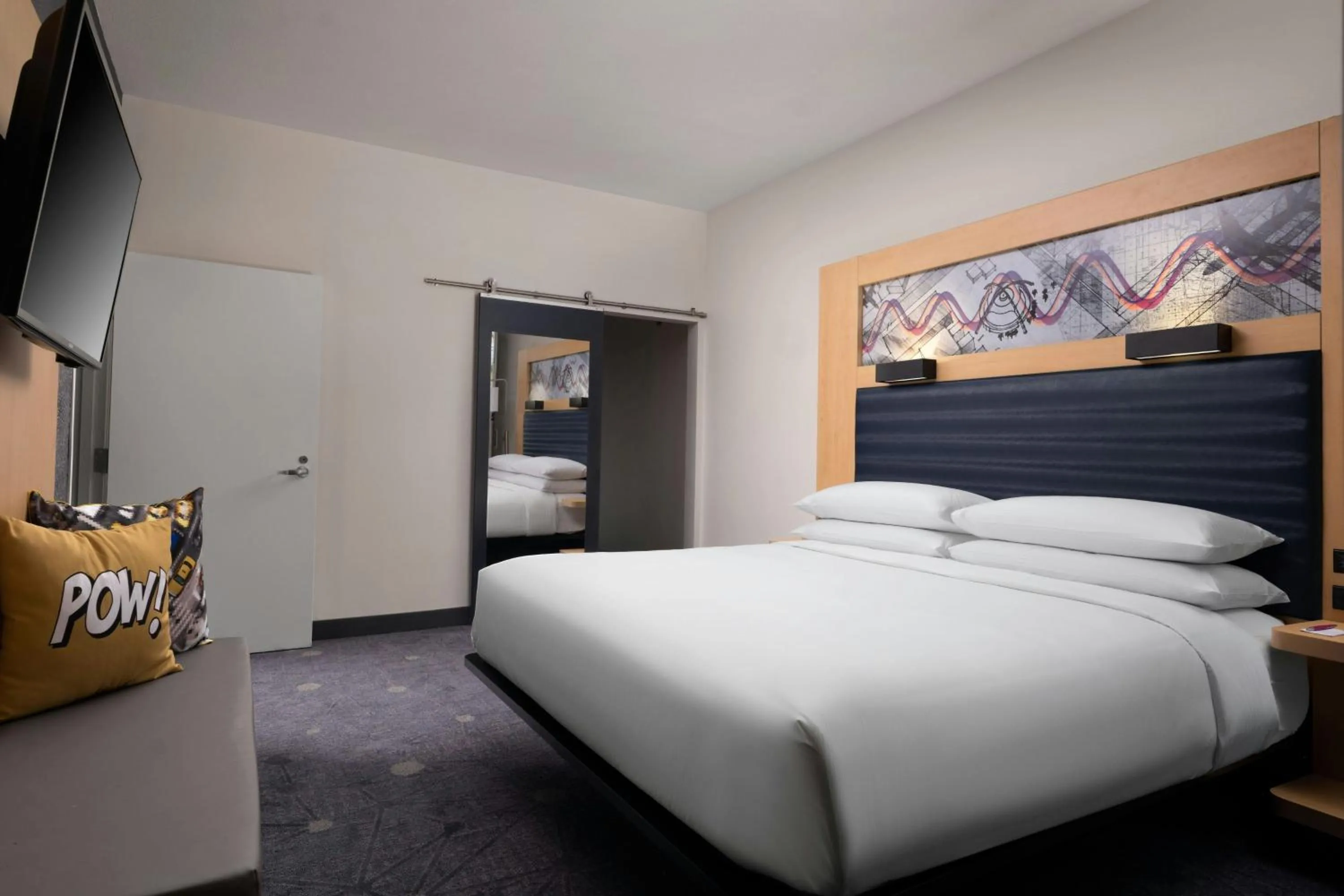 Bedroom, Bed in Aloft El Segundo - Los Angeles Airport
