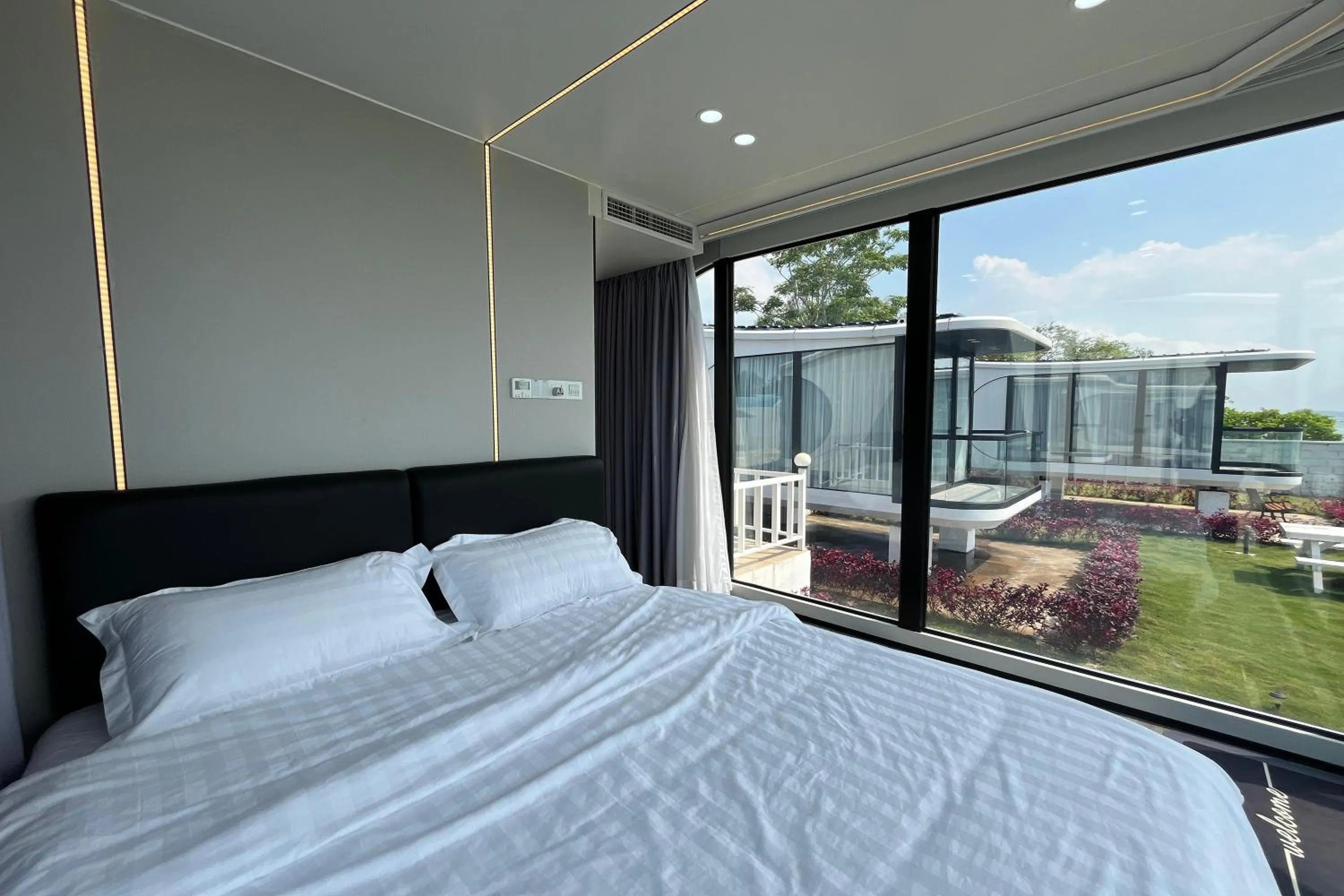 Bed in Saga Village Hotel & Resort Bintan