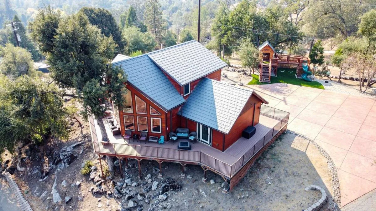 Waterfall Lodge near Yosemite Endless Pool, Hot Tub, Playground