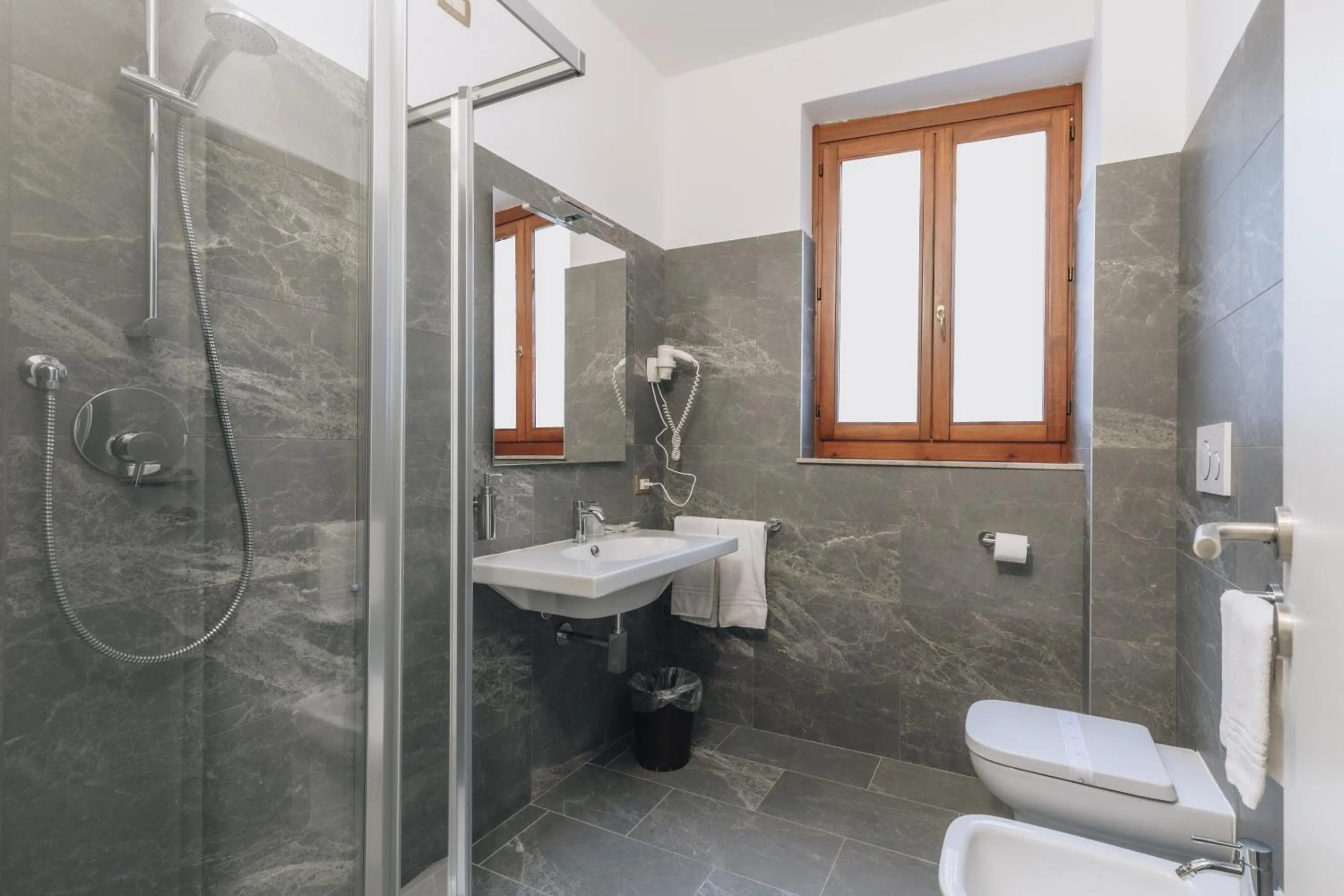 Bathroom in Hotel Astoria