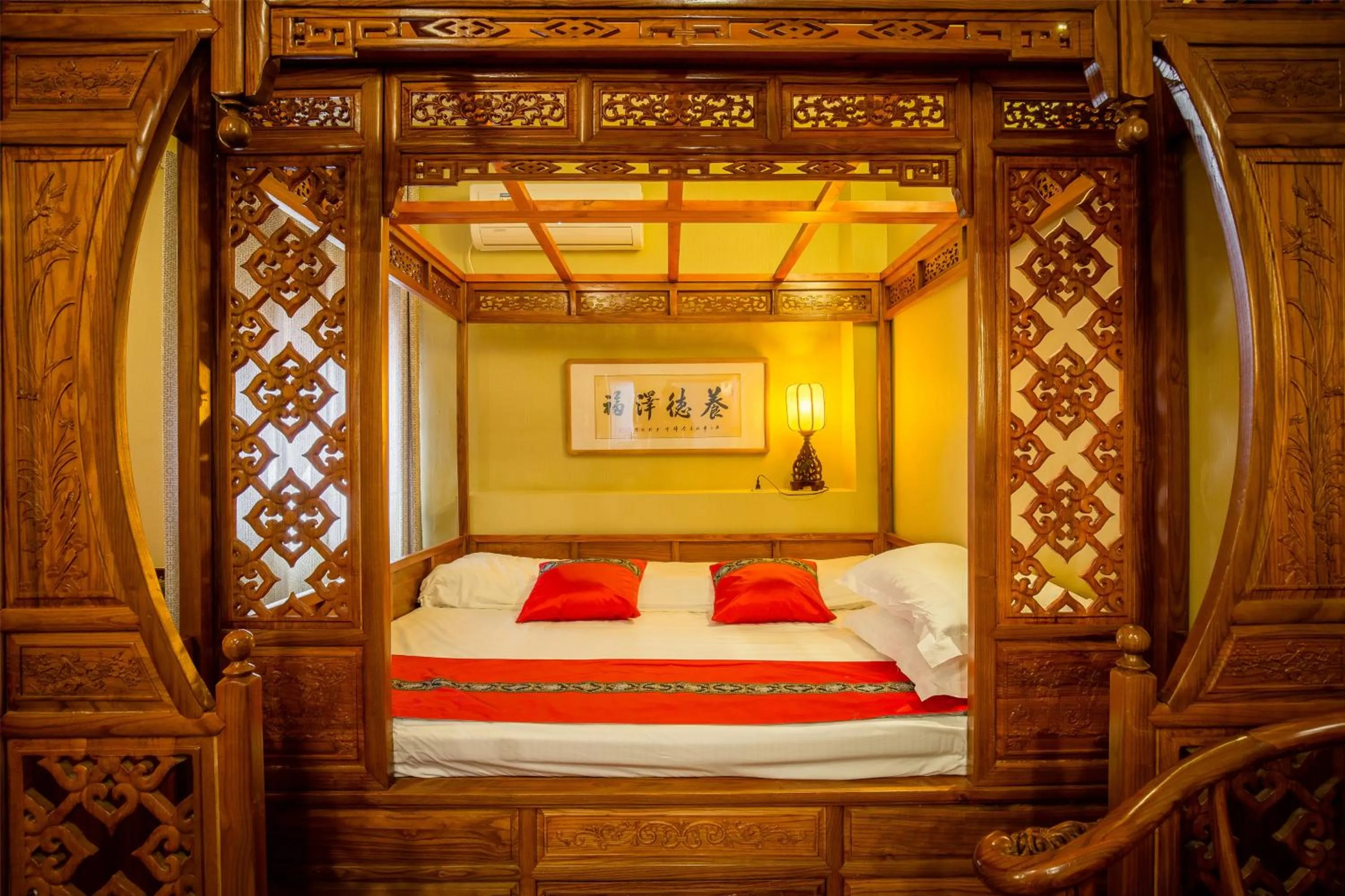 Bed in Beijing Rong Courtyard Boutique Hotel