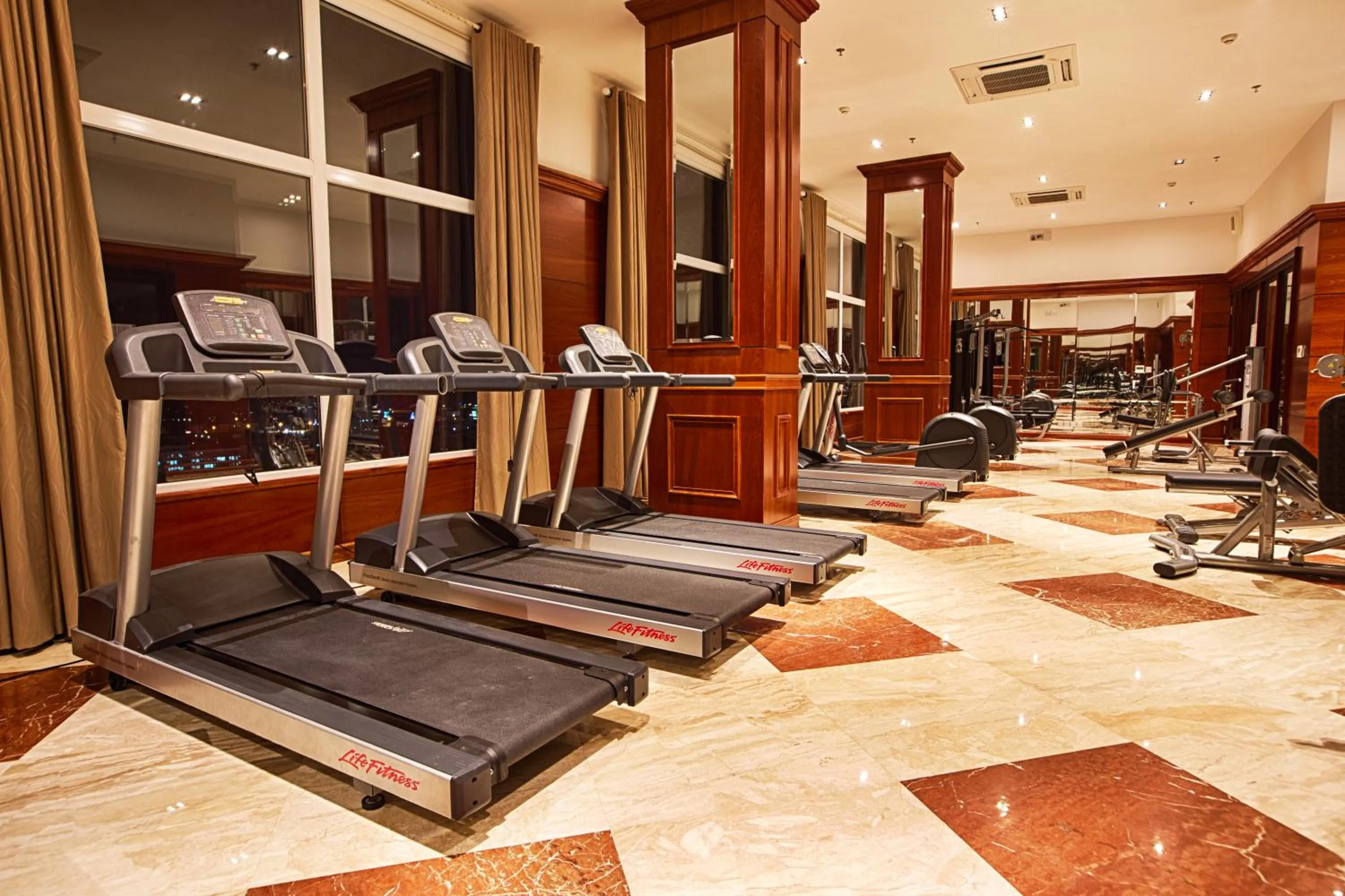Fitness centre/facilities in Samdi Da Nang Central Hotel